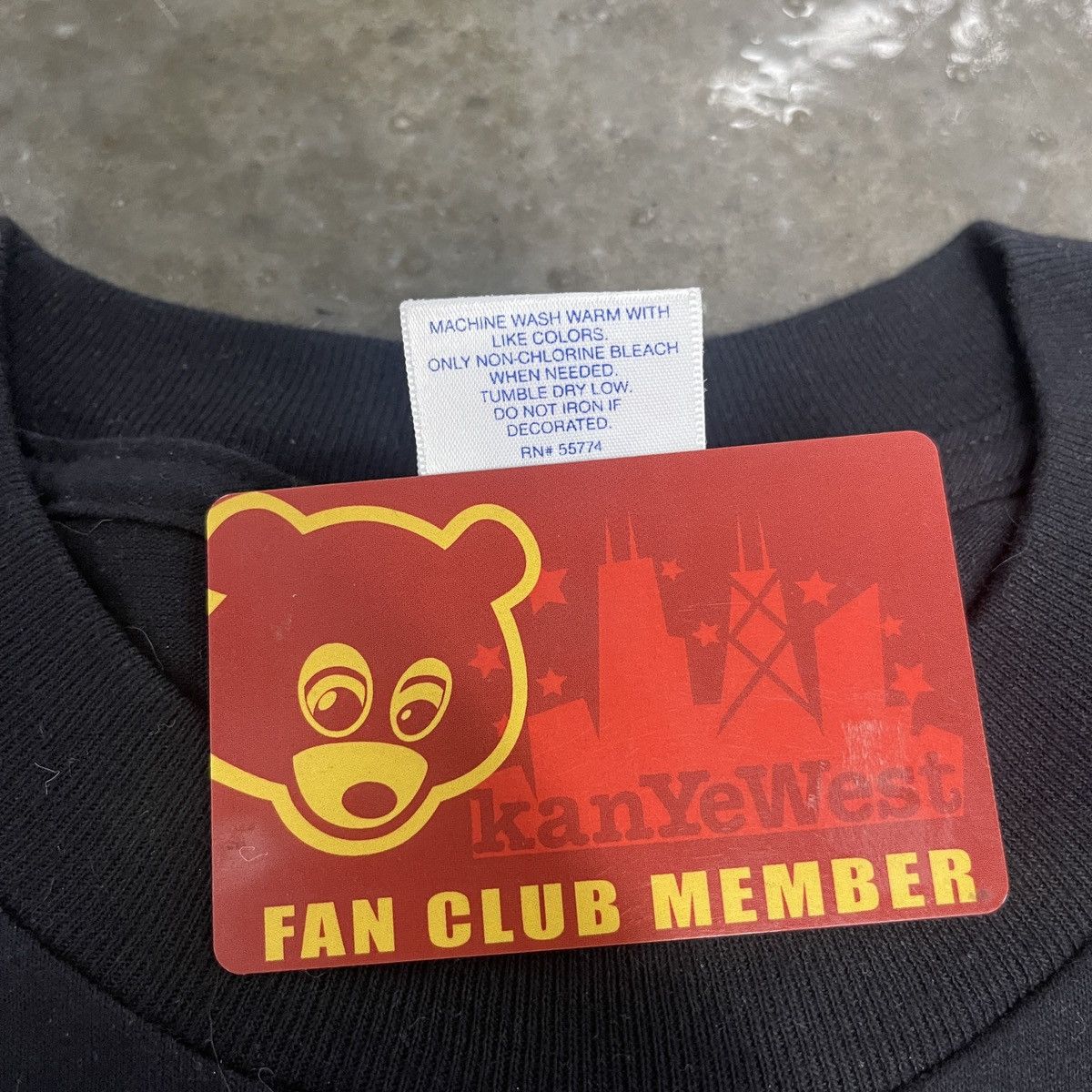 Vintage 1997 Puff Daddy And the Family No Way Out Tour Tee Size US L / EU 52-54 / 3 - 6 Thumbnail
