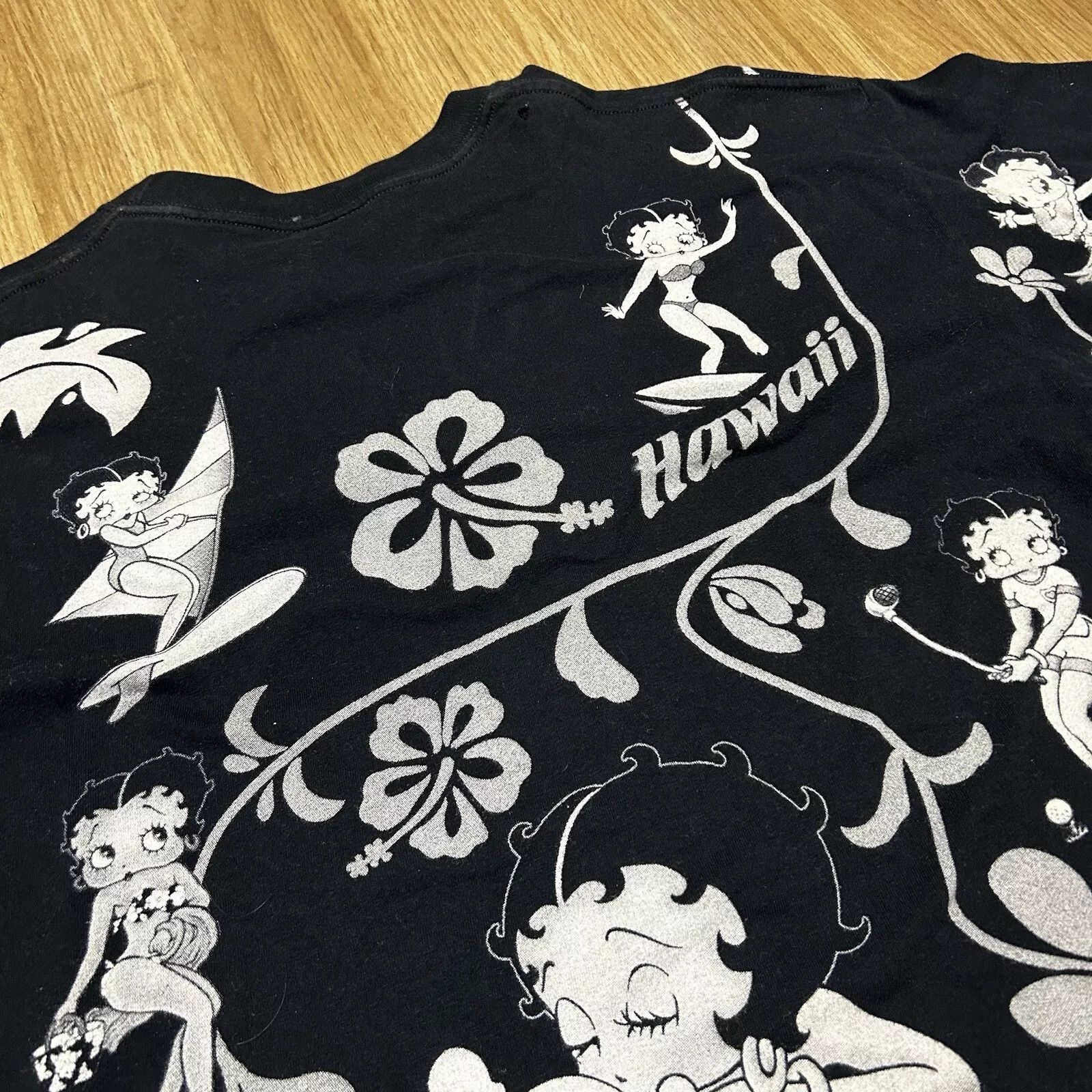Vintage Vintage 1998 Aloha Betty Boop Hawaii Surfing Size US XL / EU 56 / 4 - 4 Thumbnail