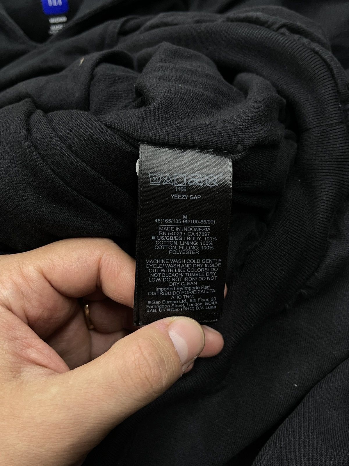 Balenciaga × Gap × Yeezy Kanye West Yzy Gap Padded Hoodie Black ENGINEERED BALENCIAGA Size US M / EU 48-50 / 2 - 13 Thumbnail