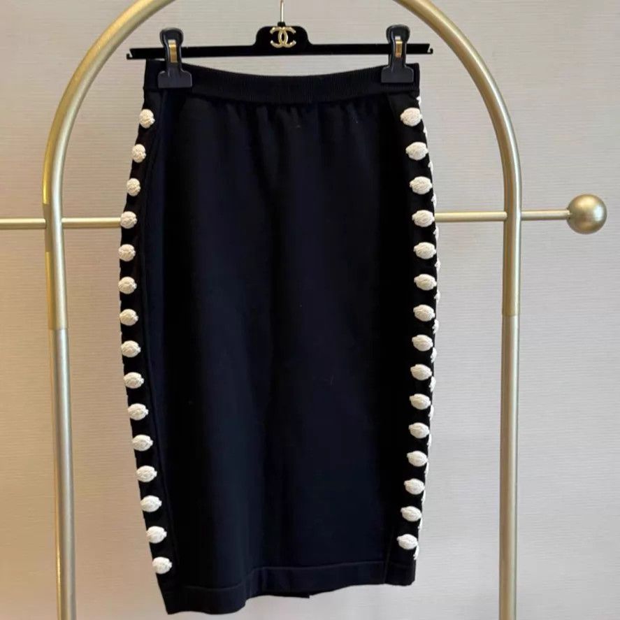 Chanel CHANEL Women's Skirt Size 36 Size 26" / US 2 / IT 38 - 1 Thumbnail
