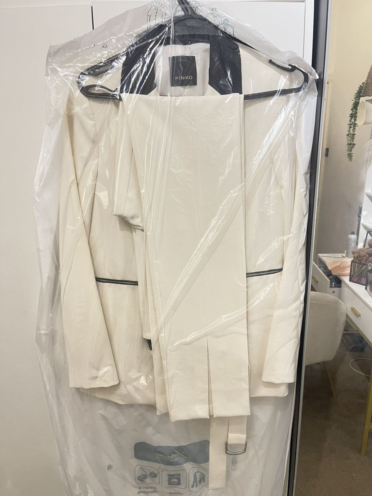 Pinko White blazer suit Size M / US 6-8 / IT 42-44 - 6 Thumbnail