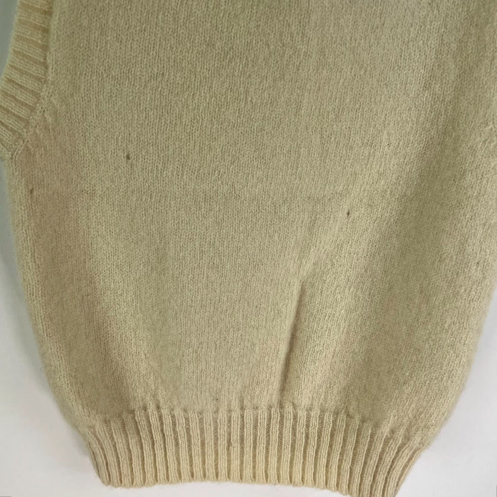 JW Anderson VINTAGE Anderson Little Vest Sweater Sleeveless Cable-Knit 100% Wool Ivory PM Petite Women Medium Ivory 90s City Classic Women’s Vest Size M / US 6-8 / IT 42-44 - 6 Thumbnail
