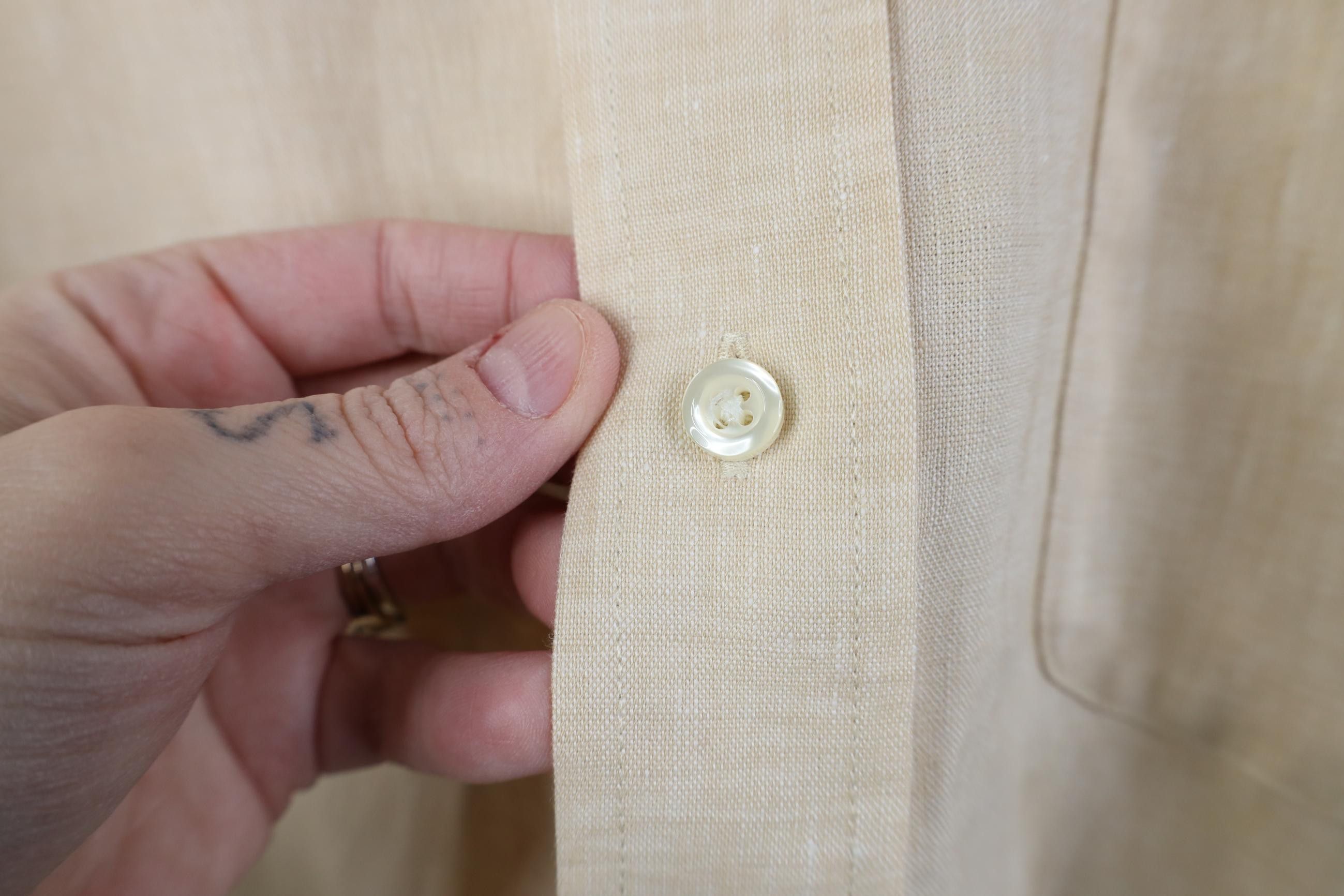 Jos. A. Bank Jos A Bank Baggy Linen Short Sleeve Collared Button Shirt Size US XL / EU 56 / 4 - 5 Thumbnail