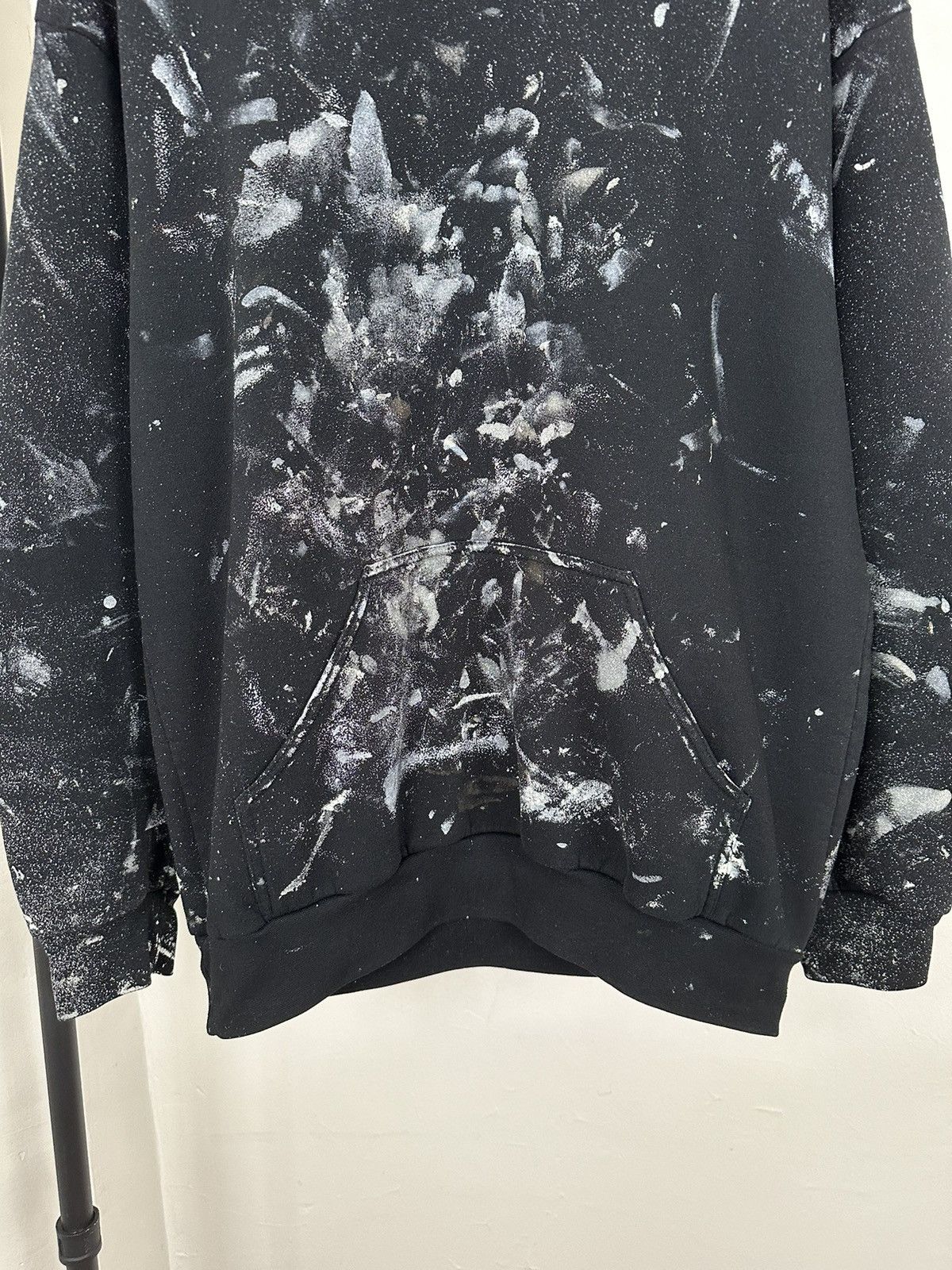 Vintage (XL) PAINT THRASHED Black Vintage Hoodie Size US XL / EU 56 / 4 - 4 Thumbnail
