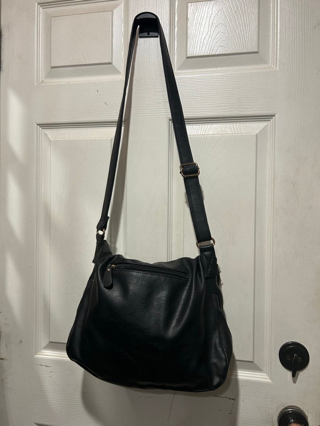 The Unbranded Brand Women's Unbranded Black Crossbody Bag One with Gold Accents Size ONE SIZE - 3 Thumbnail