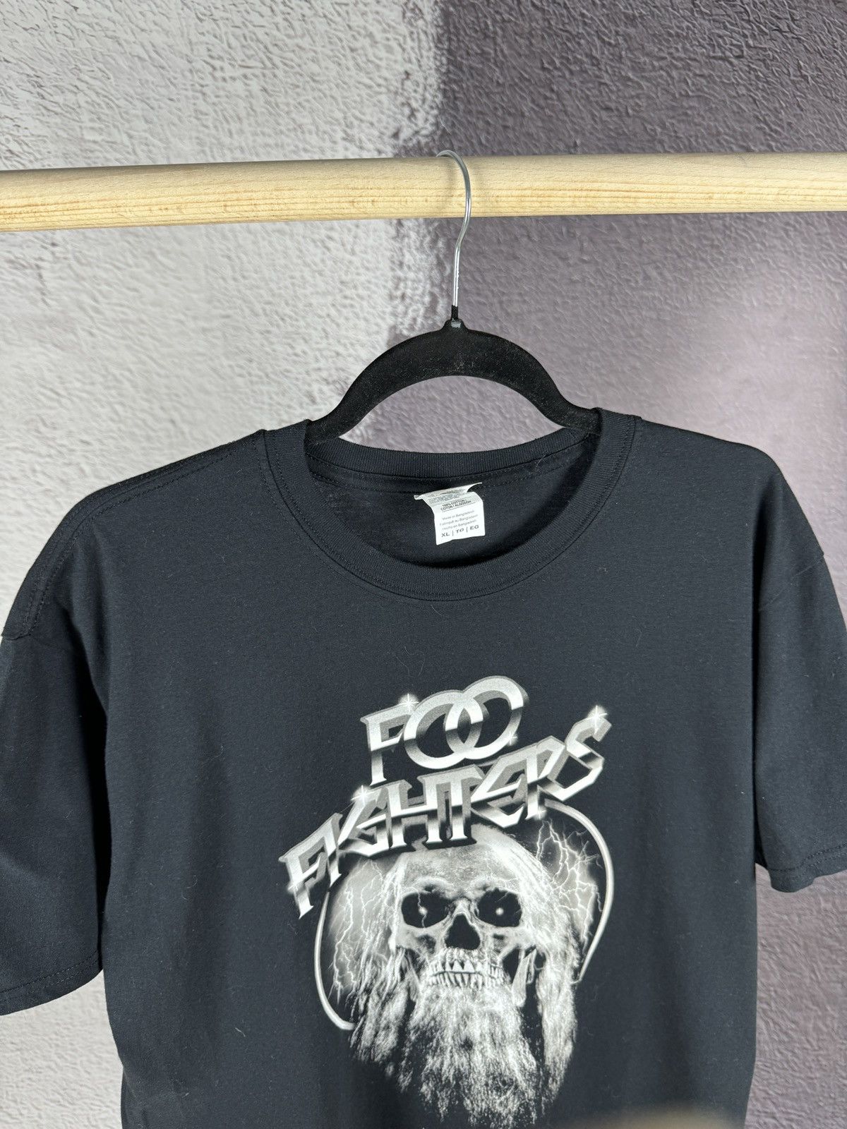 Band Tees Gildan Foo Fighters 2010s band tee shirt vintage Size US XL / EU 56 / 4 - 4 Thumbnail