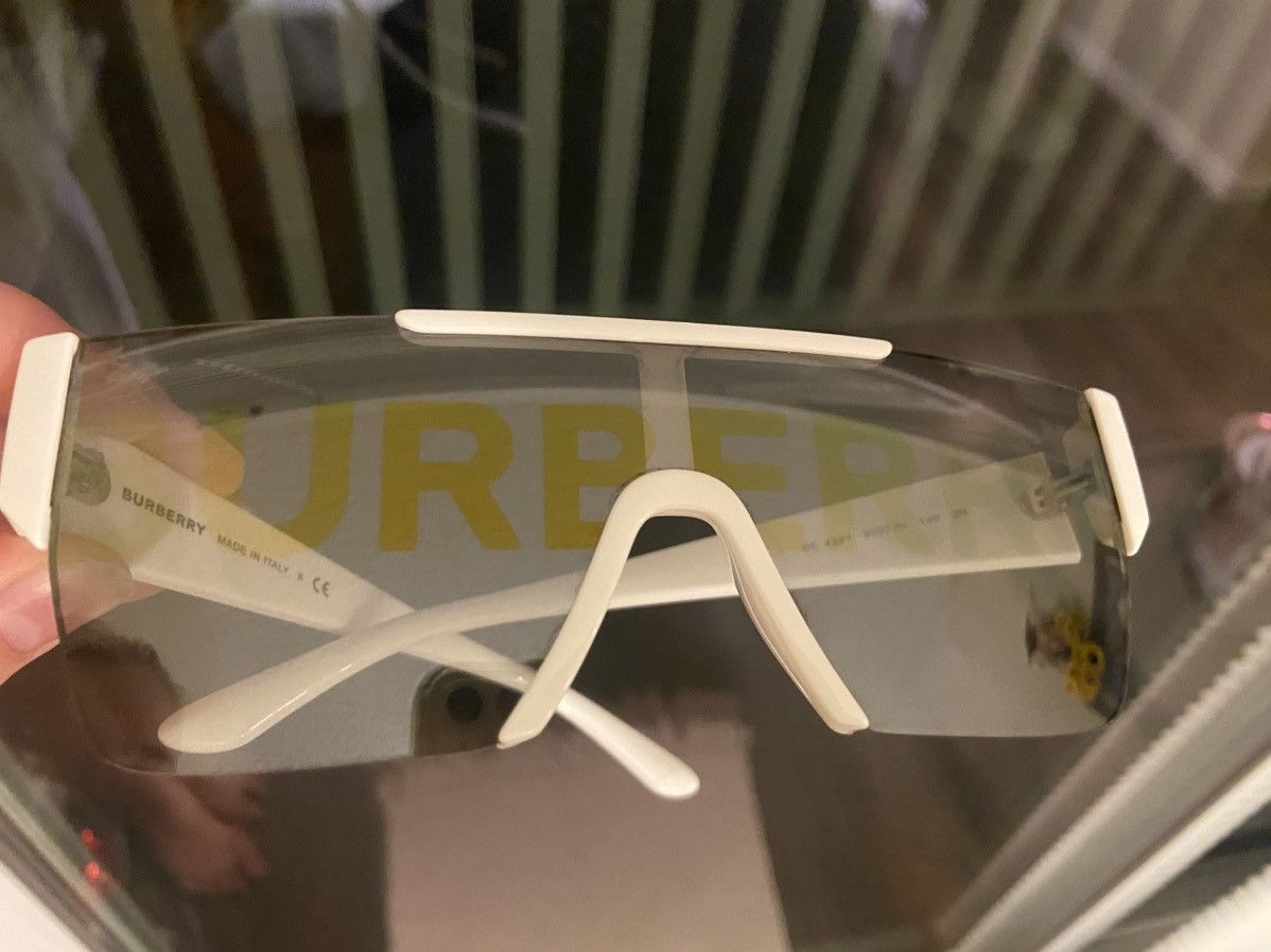 Burberry Burberry White/Grey Mirror Sunglasses Size ONE SIZE - 4 Thumbnail