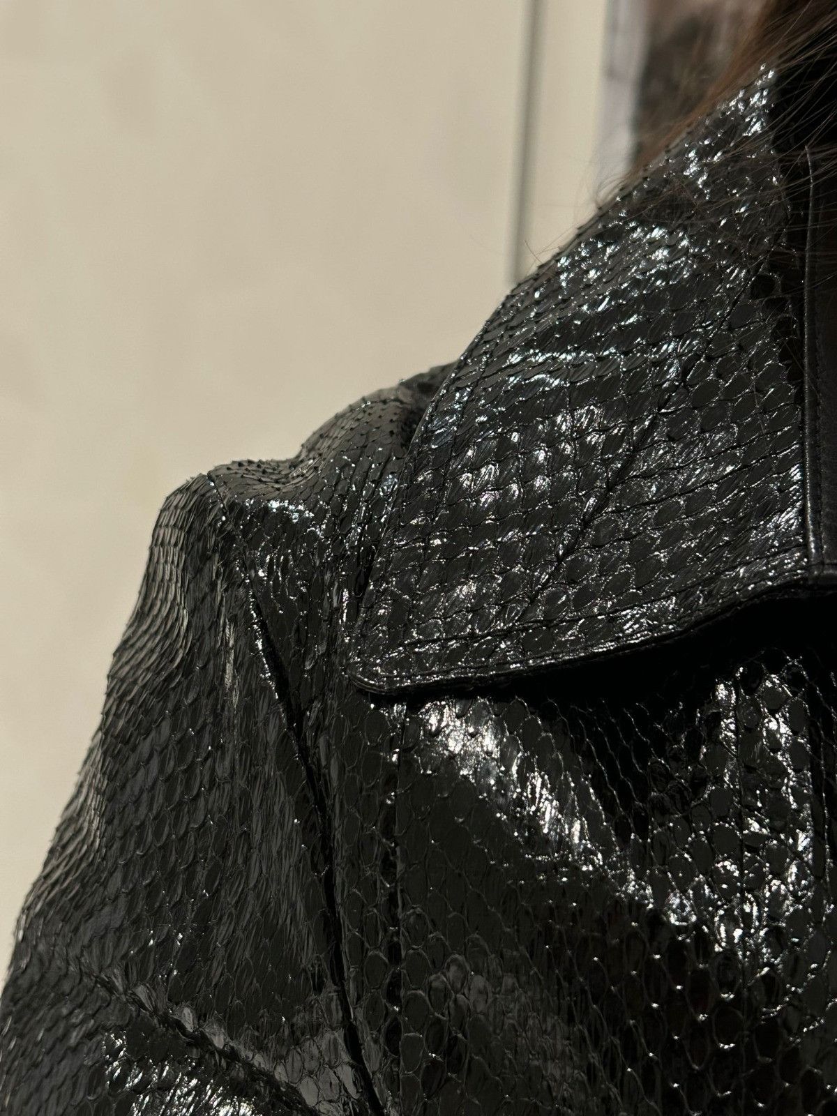 Dior o1bcso1str0426 Snakeskin Coat in Black Size XS / US 0-2 / IT 36-38 - 2 Thumbnail