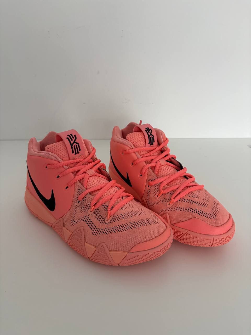 Nike Nike Kyrie 4 Atomic Pink GS Size US 5.5 / EU 38 - 1 Thumbnail