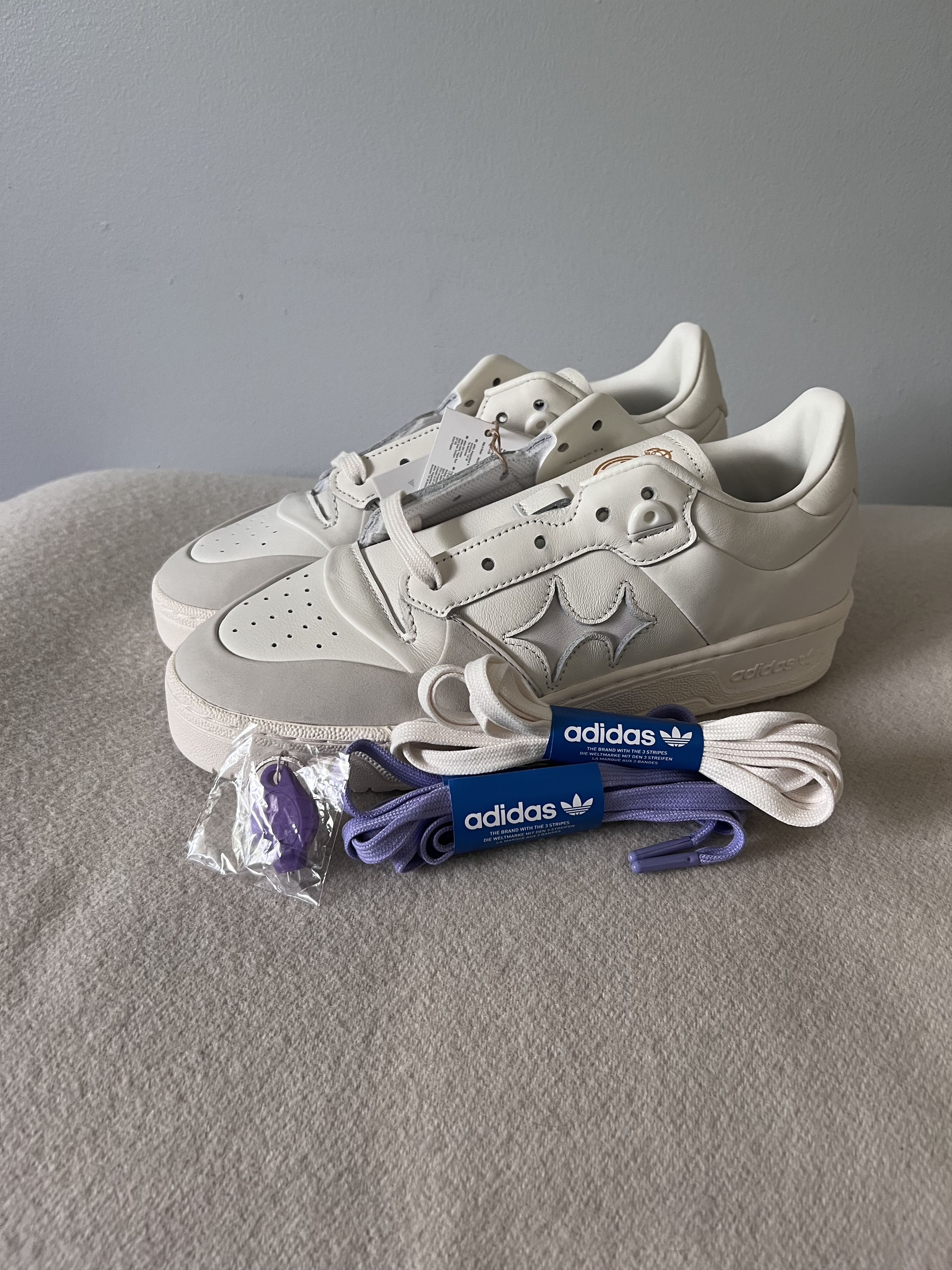 Adidas BSTN Adidas Rivaly 86 Low Real Madrid RM UV2 in White Size US 10.5 / EU 43-44 - 5 Thumbnail