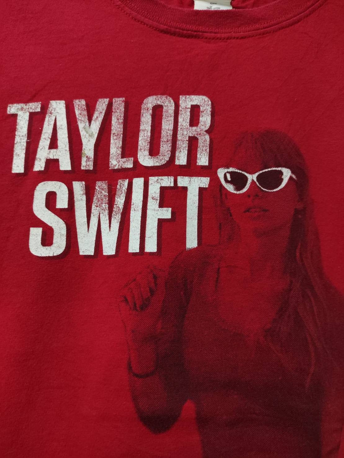 Band Tees Taylor Swift Red Tour 2013 T-Shirt Size US S / EU 44-46 / 1 - 4 Thumbnail