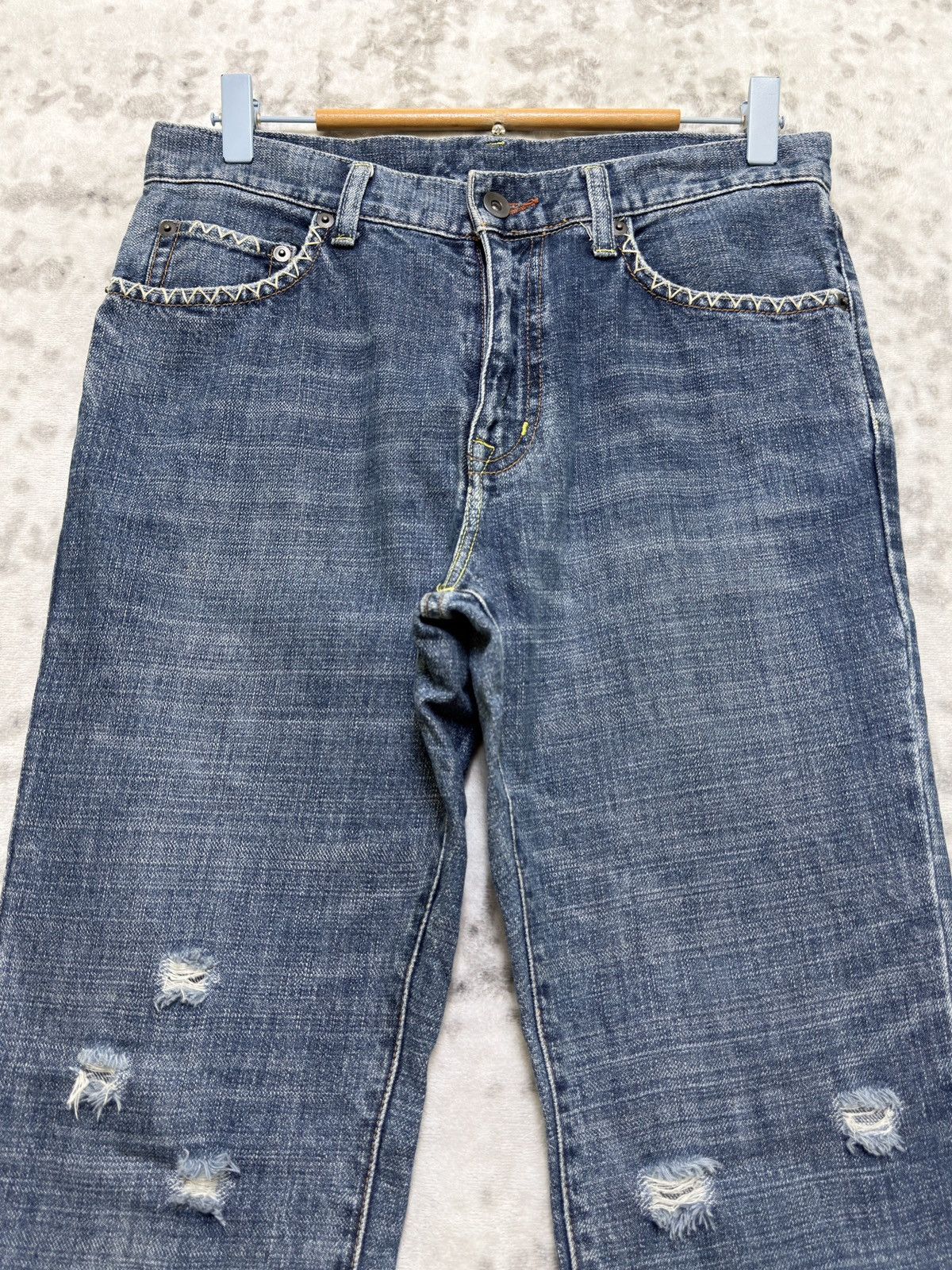 Uniqlo Old Uniqlo Flare Jeans Y2K Distressed Whipstitch Denim Size US 29 - 3 Thumbnail