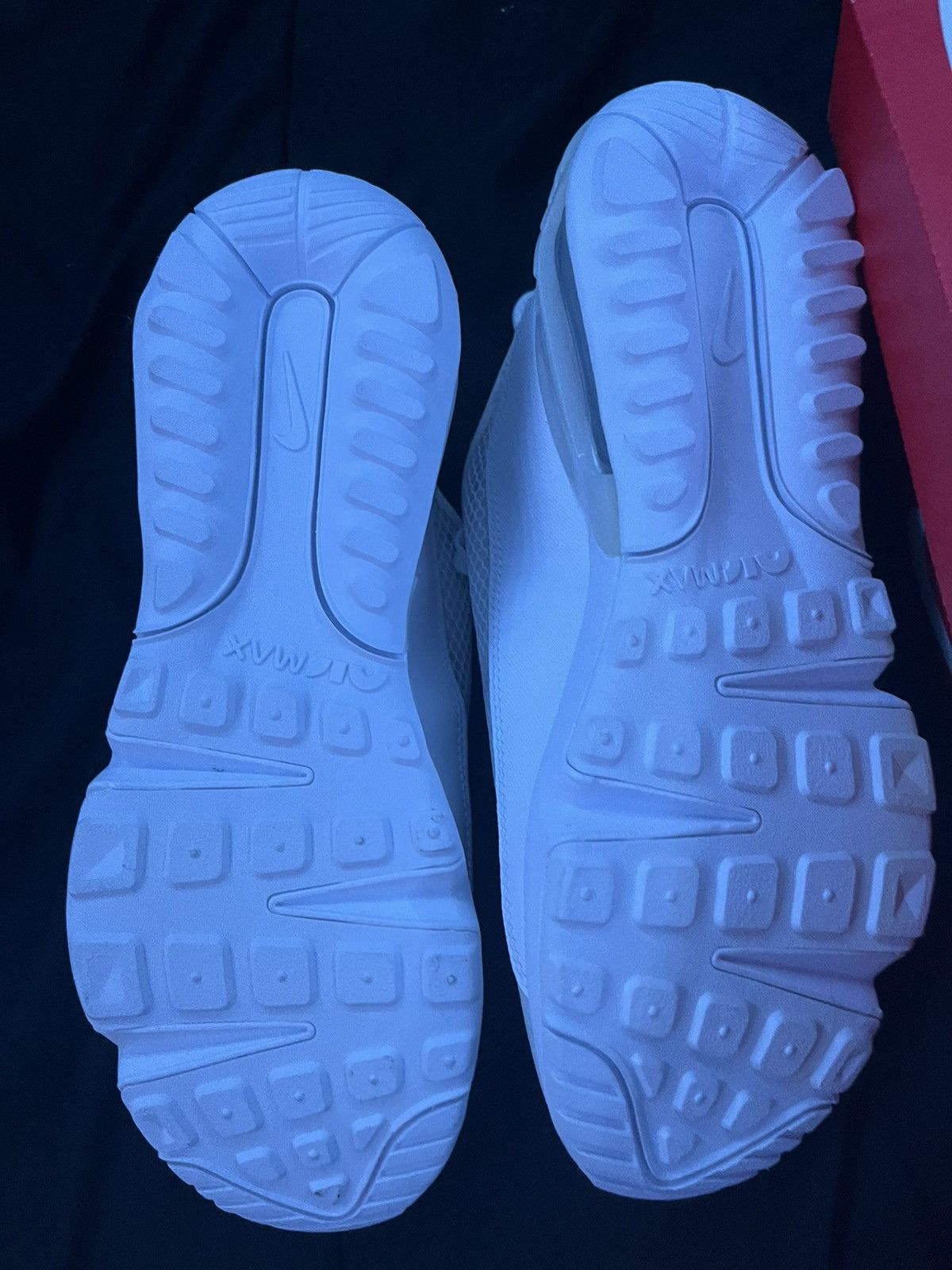 Nike Airmax 2090 Triple White Size US 7 / EU 40 - 3 Thumbnail