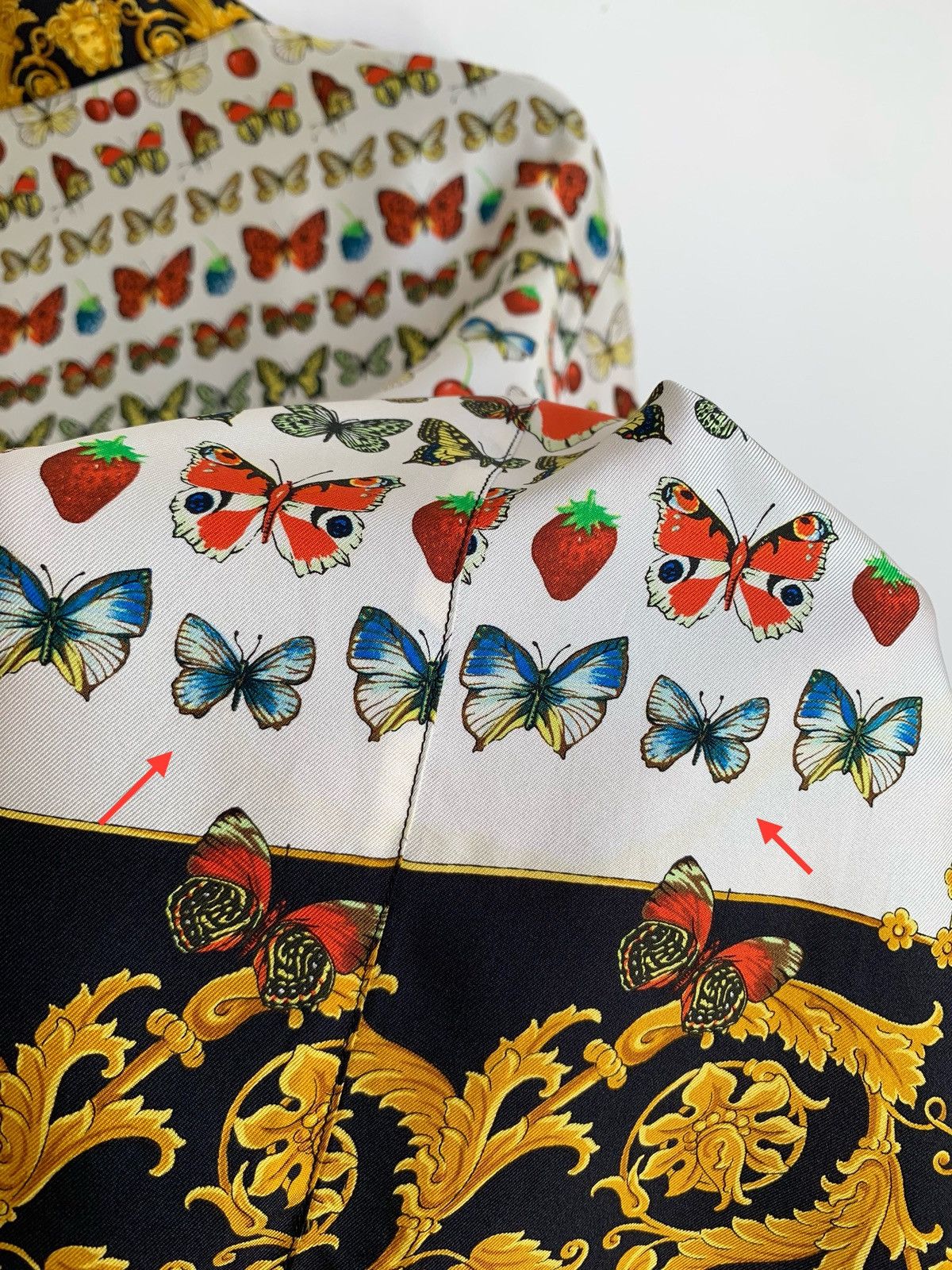 Versace Vintage 90s Gianni Versace Gold Butterflies Silk Shirt Size M / US 6-8 / IT 42-44 - 22 Thumbnail
