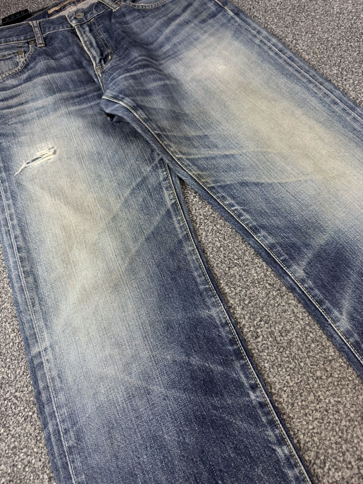 Fashion Victim Vintage 90s Uniqlo Whisker Faded Wash Distressed Denim W32 Size US 32 / EU 48 - 5 Thumbnail