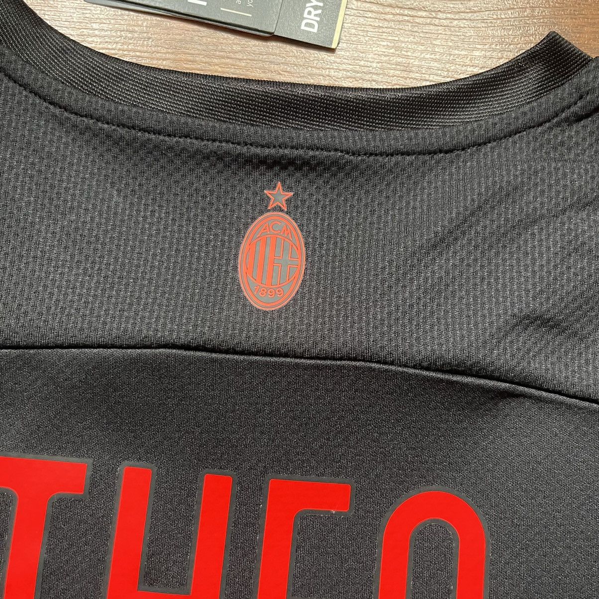 Puma × Vintage MILAN PUMA 2021/2022 FOOTBALL THIRD JERSEY #19 THEO Size US L / EU 52-54 / 3 - 18 Thumbnail