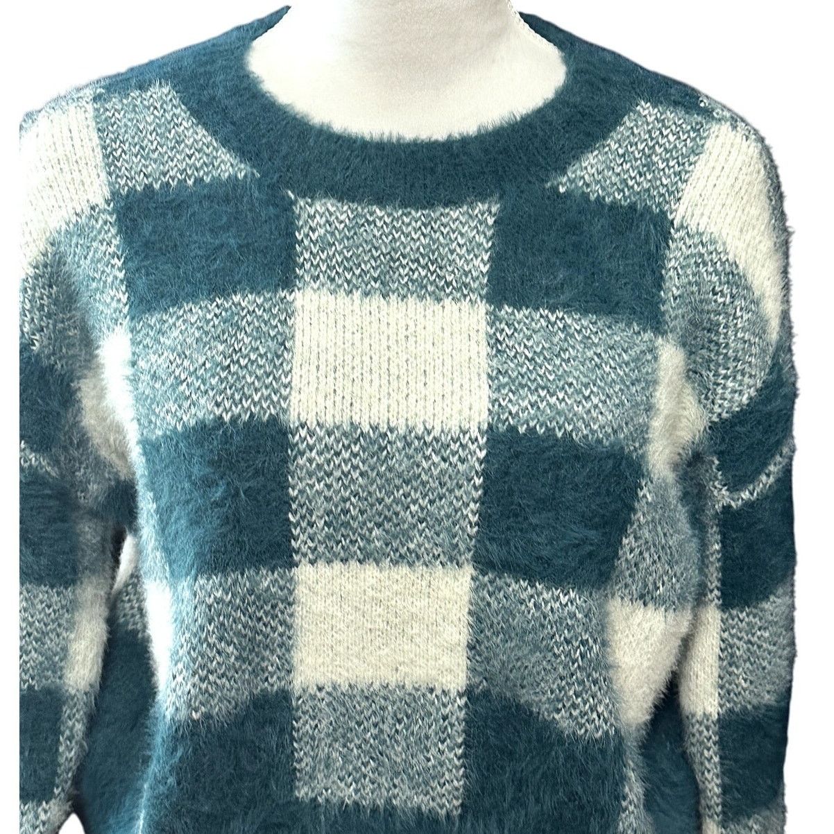 Other SO Crew Neck Drop Shoulder Fuzzy Green/Cream Plaid Sweater Size L / US 10 / IT 46 - 3 Thumbnail