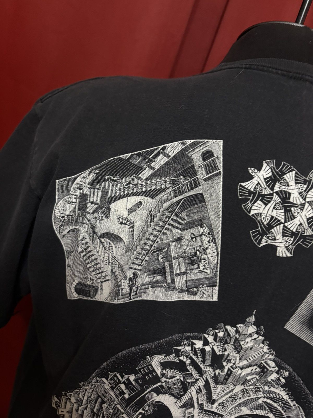 Vintage Vintage MC Escher Tshirt 90’s All Over Print Art Tee Duality Size US XL / EU 56 / 4 - 11 Thumbnail