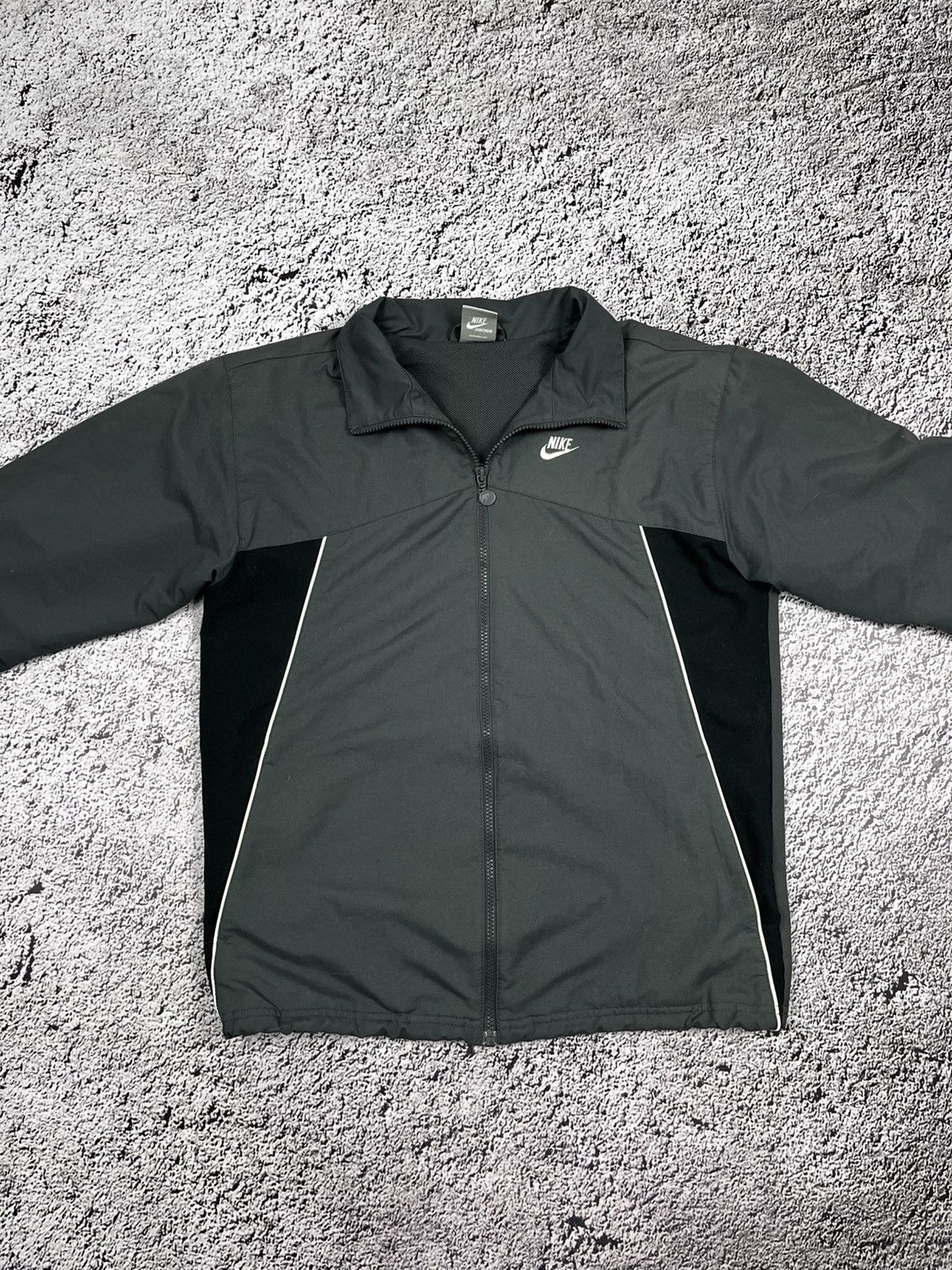 Nike Vintage Y2K Nike back swoosh track jacket windbreaker S Size US S / EU 44-46 / 1 - 2 Thumbnail