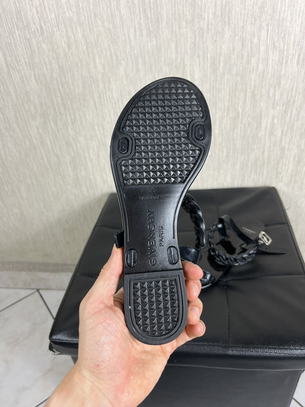 Designer × Givenchy Givenchy Paris chain sandals luxury flats flip flops Size US 7.5 / IT 37.5 - 6 Thumbnail