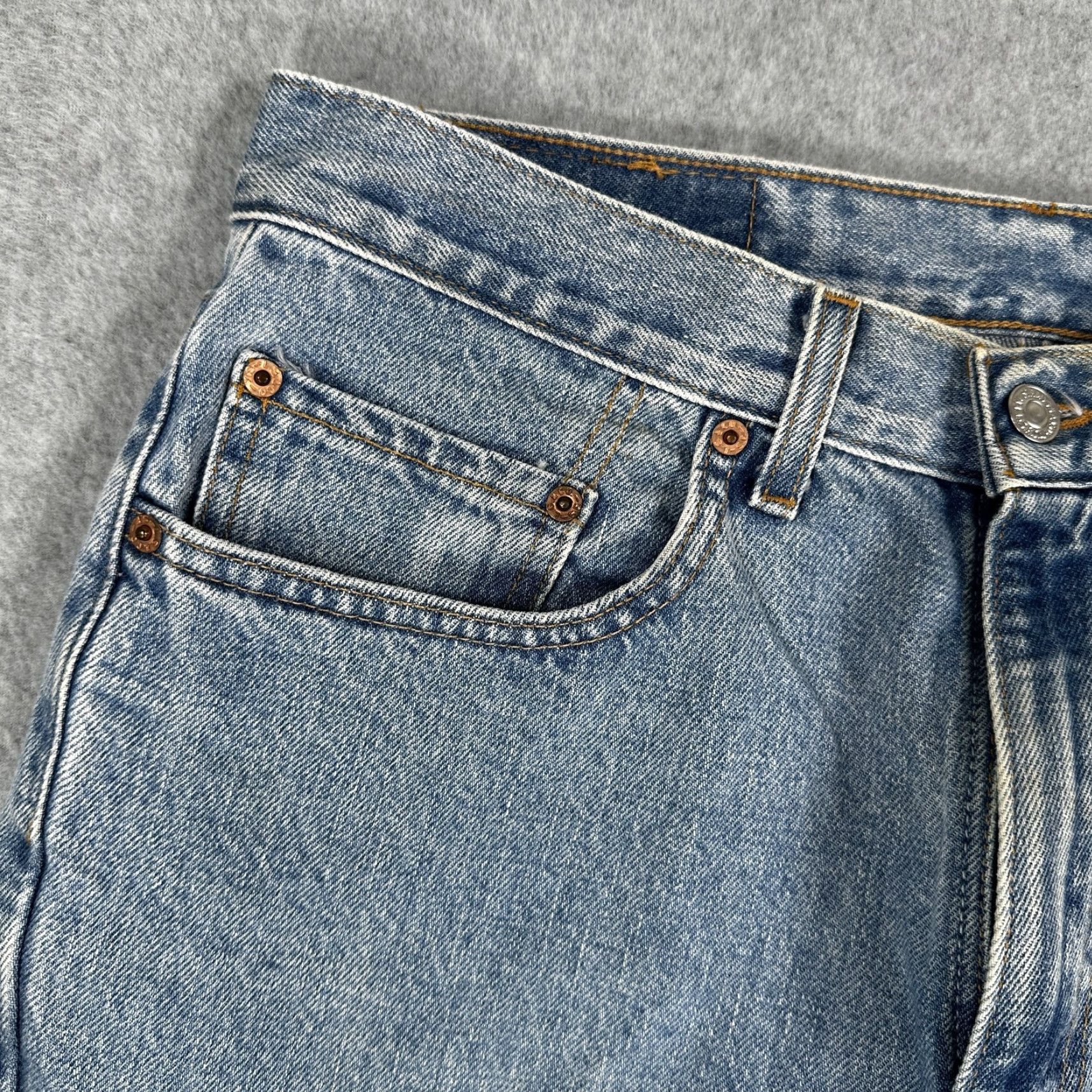 Levi's VINTAGE Levi's 550 Jeans Mens 33x30 Blue Relaxed Fit Tapered Leg Denim Zip Fly Size US 33 - 3 Thumbnail