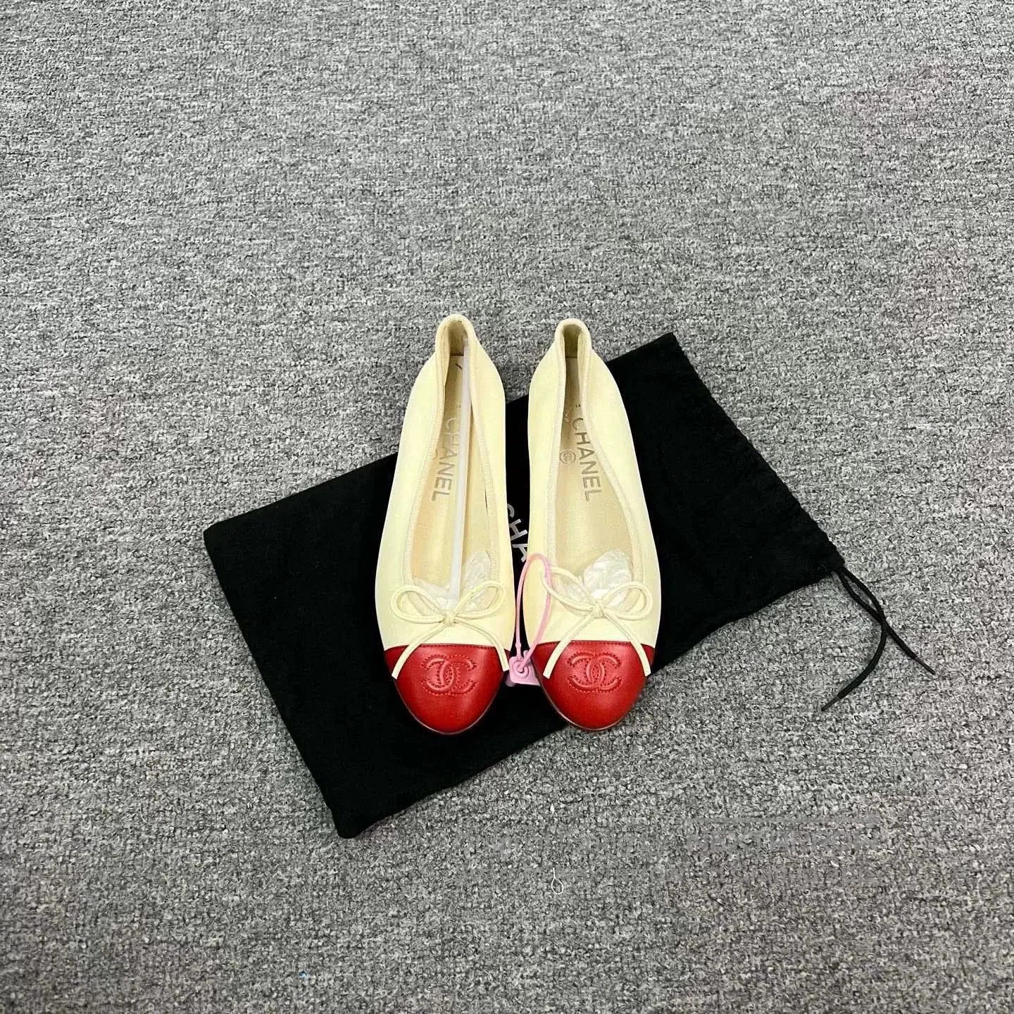 Chanel Chanel Spliced Bow Ballet Flats. Size US 4 / IT 34 - 5 Thumbnail