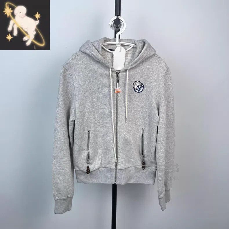 Louis Vuitton Louis Vuitton Gray cotton globe logo zip hoodie Size US M / EU 48-50 / 2 - 1 Thumbnail