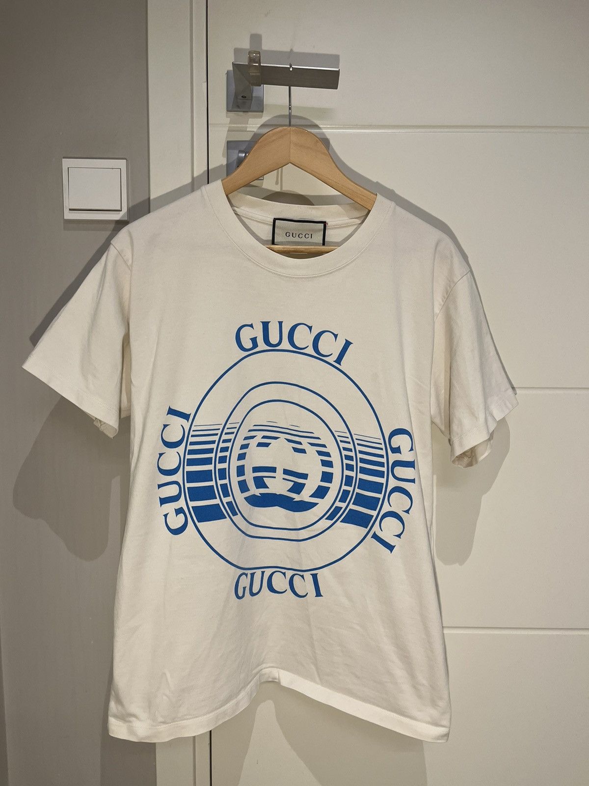 image of Gucci Disc Logo Tee Shirt in White, Men's (Size Small)