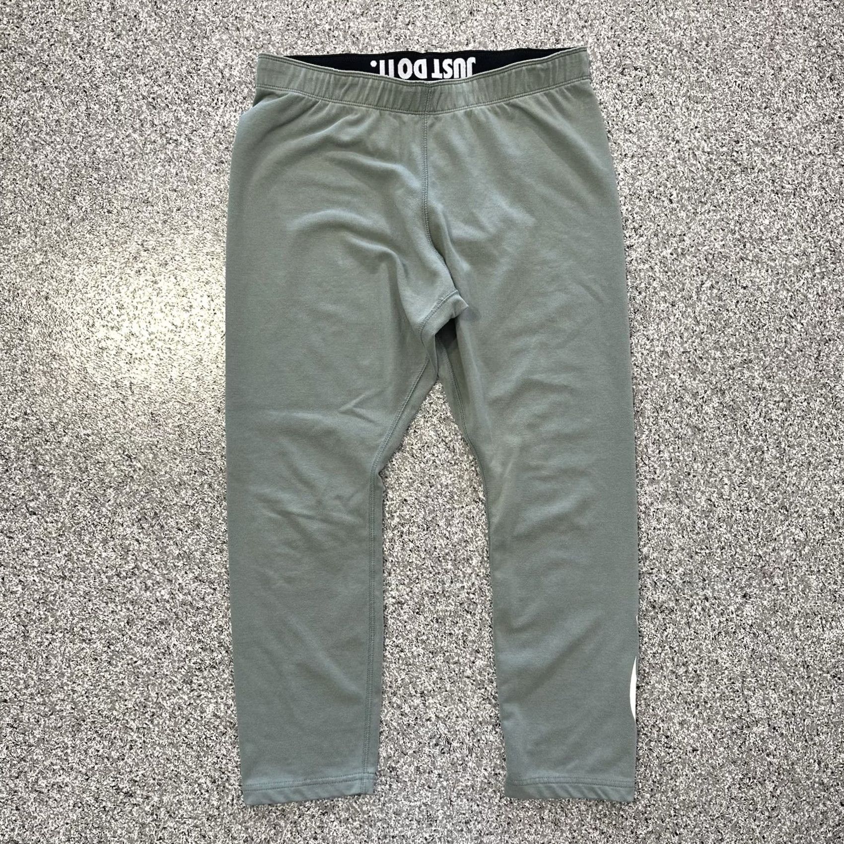Nike Nike Leggings Womens M Casual Solid Green Lightweight Cotton Polyester Spandex Pockets Regular Inseam 23in - Nike Pants Size 32" / US 10 / IT 46 - 3 Thumbnail