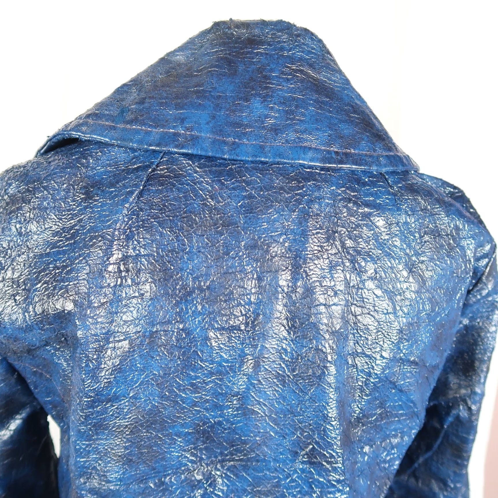 Vintage VINTAGE Luisant Faux Patent Leather Mid Length Jacket S Navy Blue Womens Bohemian 80s 70s Fashion Size S / US 4 / IT 40 - 5 Thumbnail