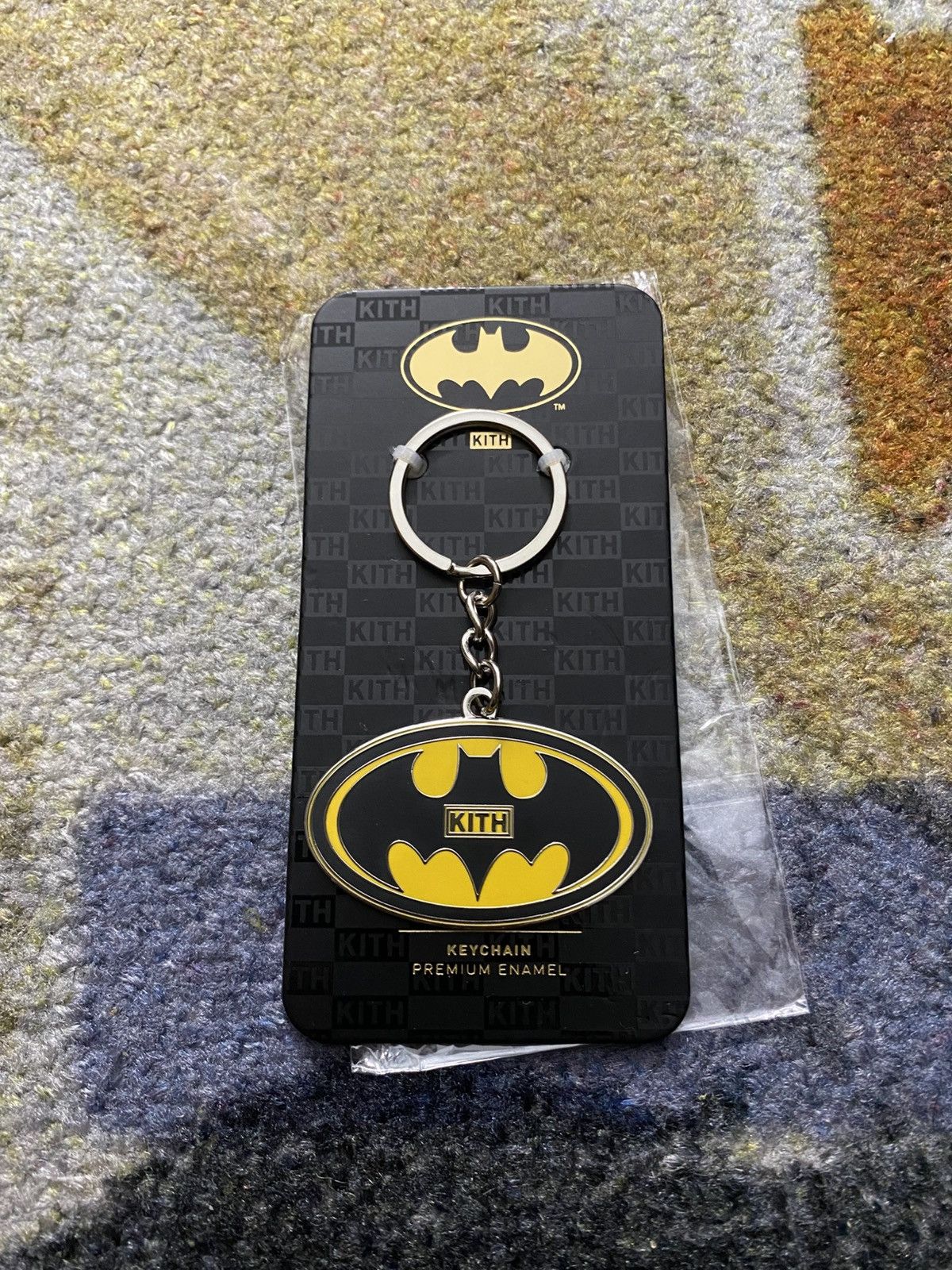 DC Comics Kith x Batman Symbol 1989 Keychain Size ONE SIZE - 2 Thumbnail