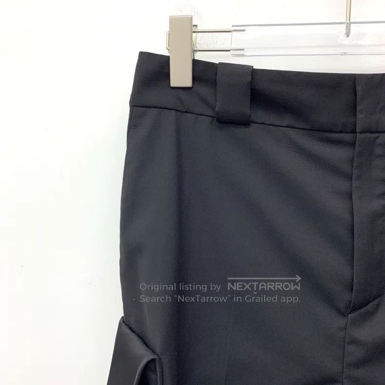 Prada Prada Black triangle wool workwear casual shorts Size 25" / US 0 / IT 36 - 3 Thumbnail