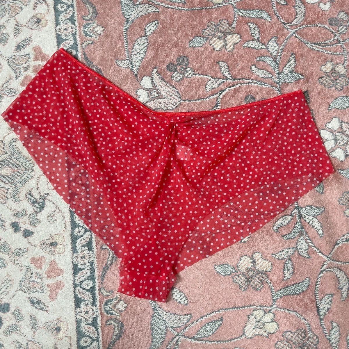 Victoria's Secret Victoria’s Secret Red Polka Dot Sheer Babydoll Set (L) Size L / US 10 / IT 46 - 10 Thumbnail