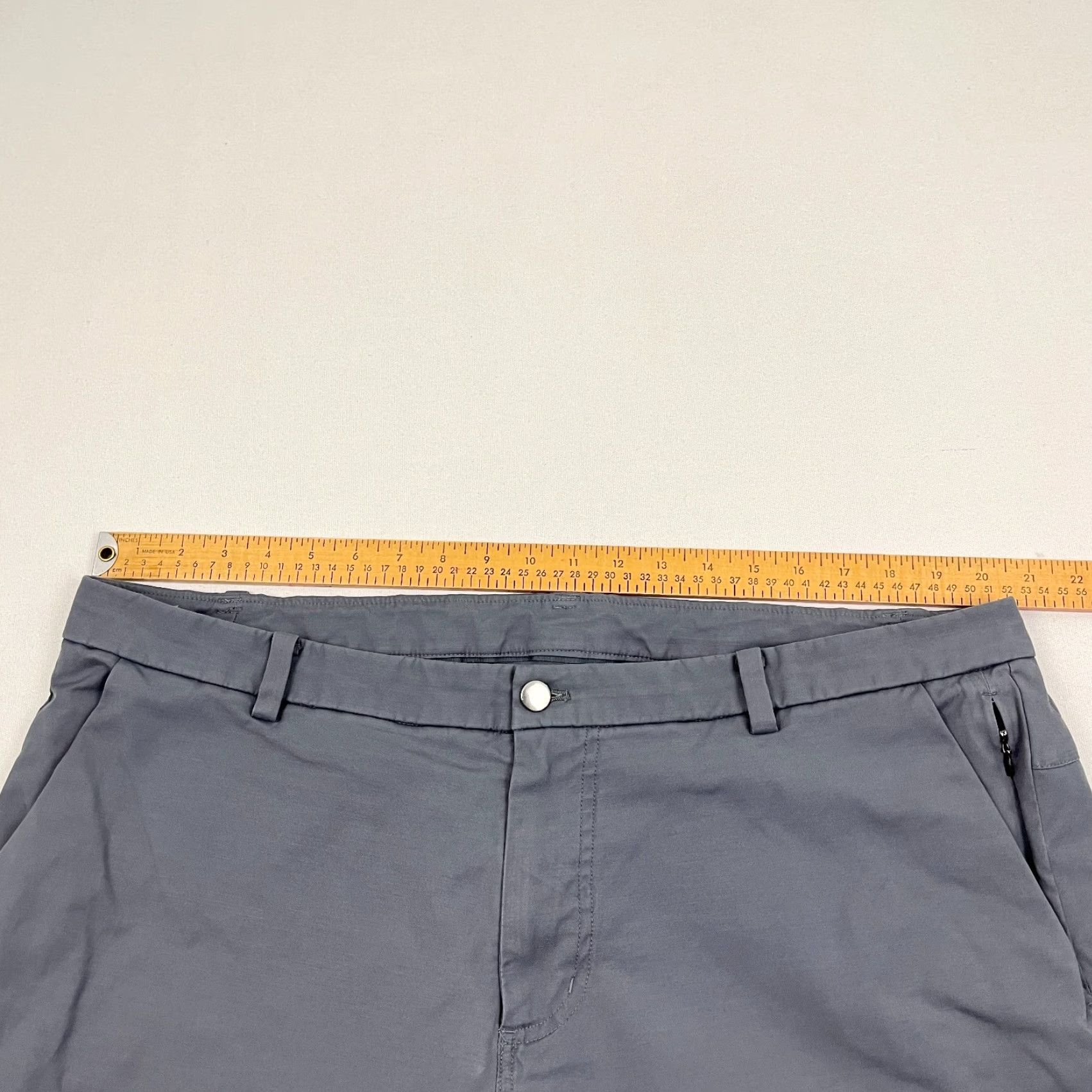 Lululemon Lululemon Commission Pant Mens 40 x 33 Gray Qwick Chino Travel Commute Golf Prep Size US 40 / EU 56 - 4 Thumbnail