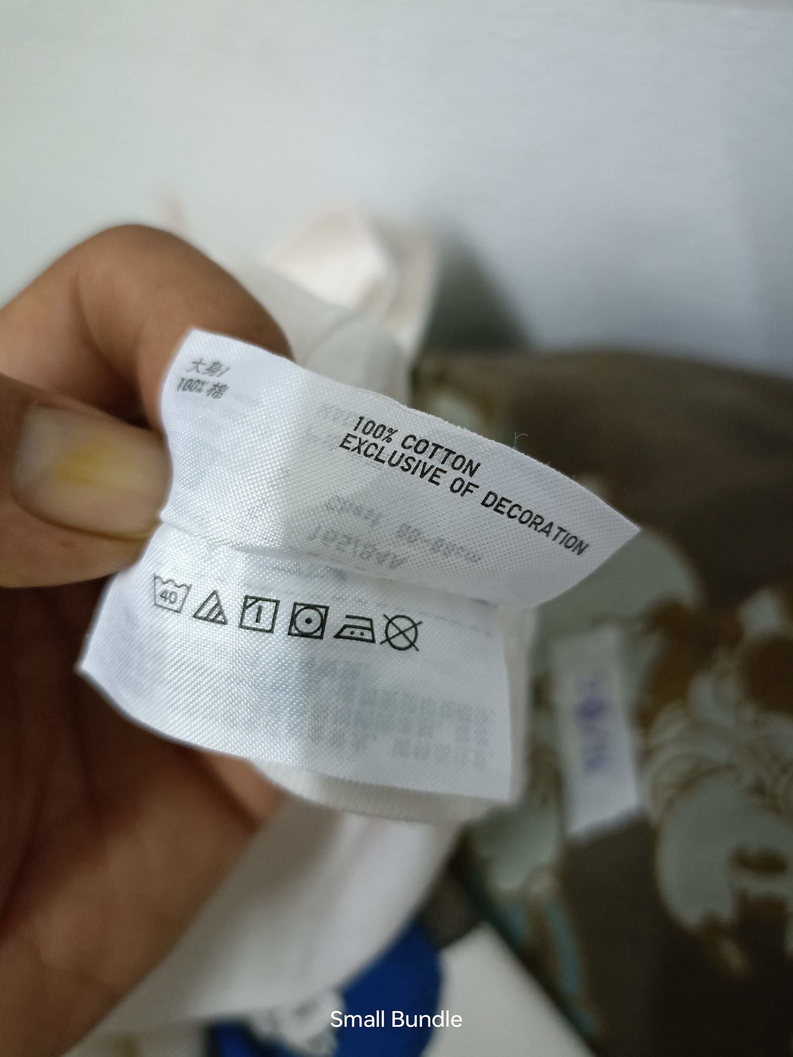 Uniqlo Uniqlo x Kaws Size US S / EU 44-46 / 1 - 8 Thumbnail