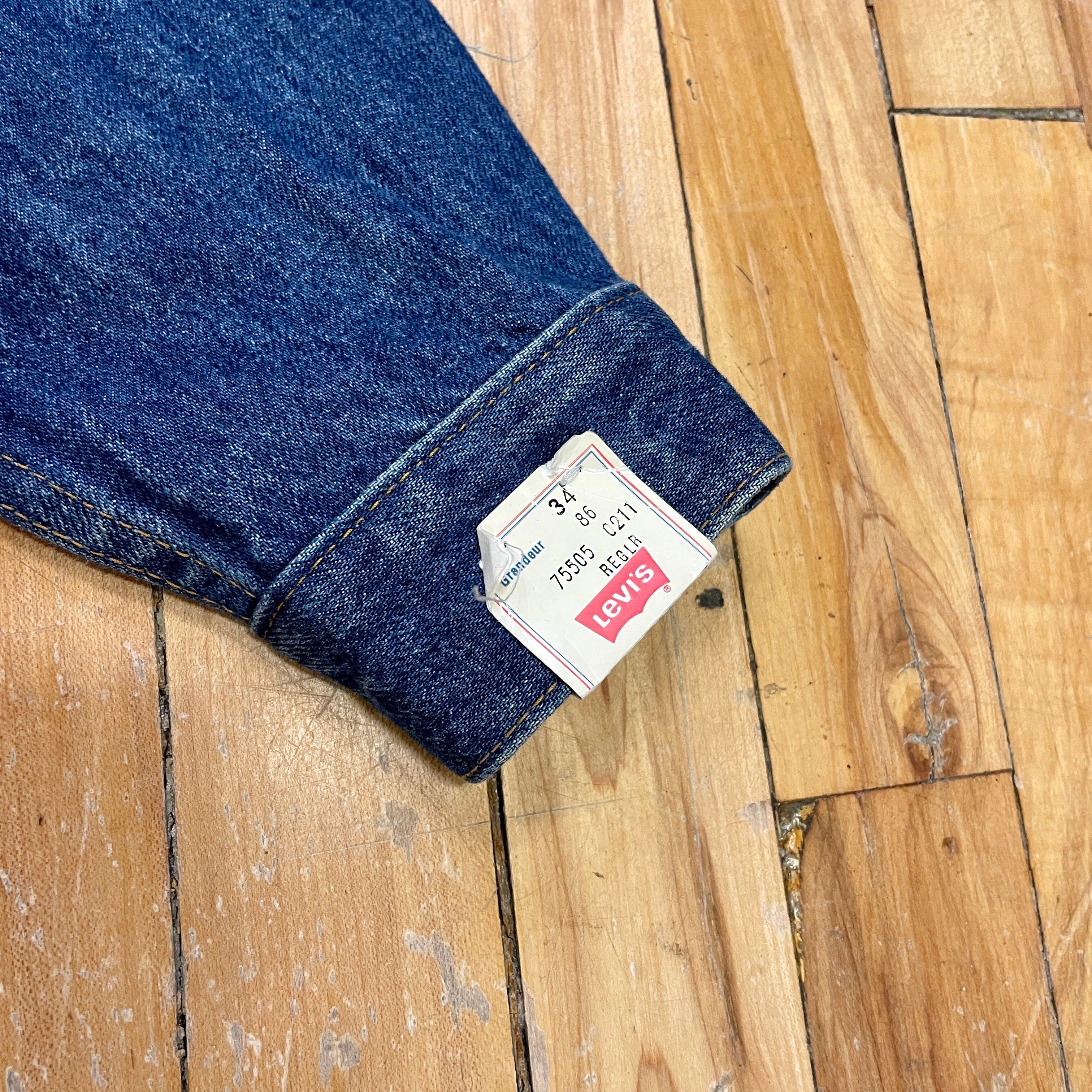 Levi's Levi's Deadstock 2 Pocket Red Tab Mid-Wash Made In Canada Vintage Denim Trucker Jacket Size S Size US S / EU 44-46 / 1 - 4 Thumbnail