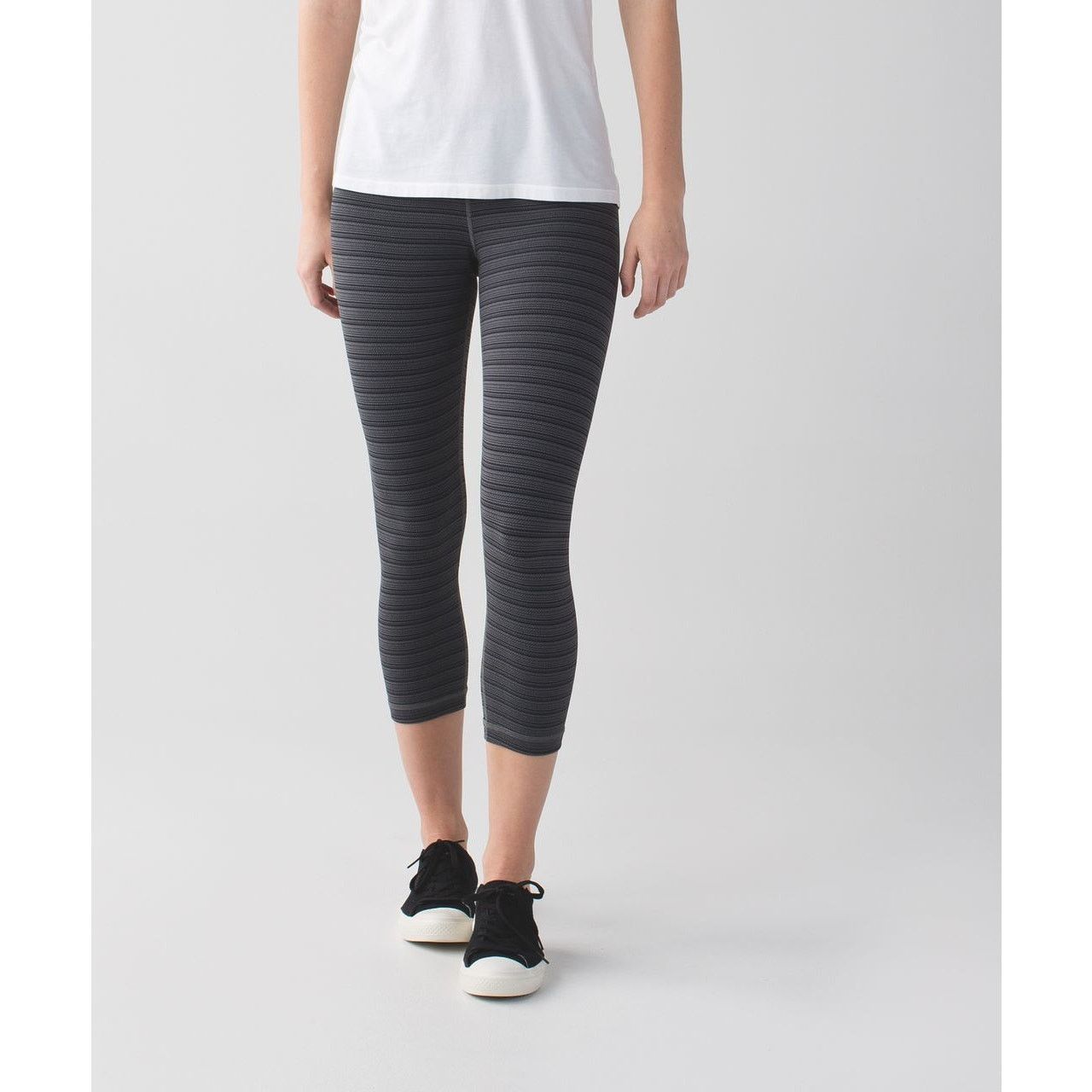 Lululemon wunder selling under crop