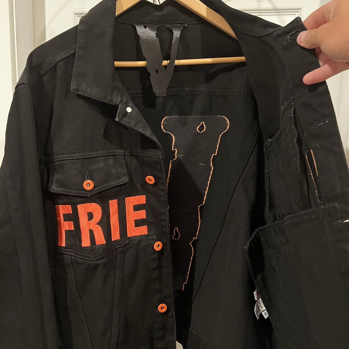 Vlone Vlone Friends Denim Jacket Size US XL / EU 56 / 4 - 24 Thumbnail