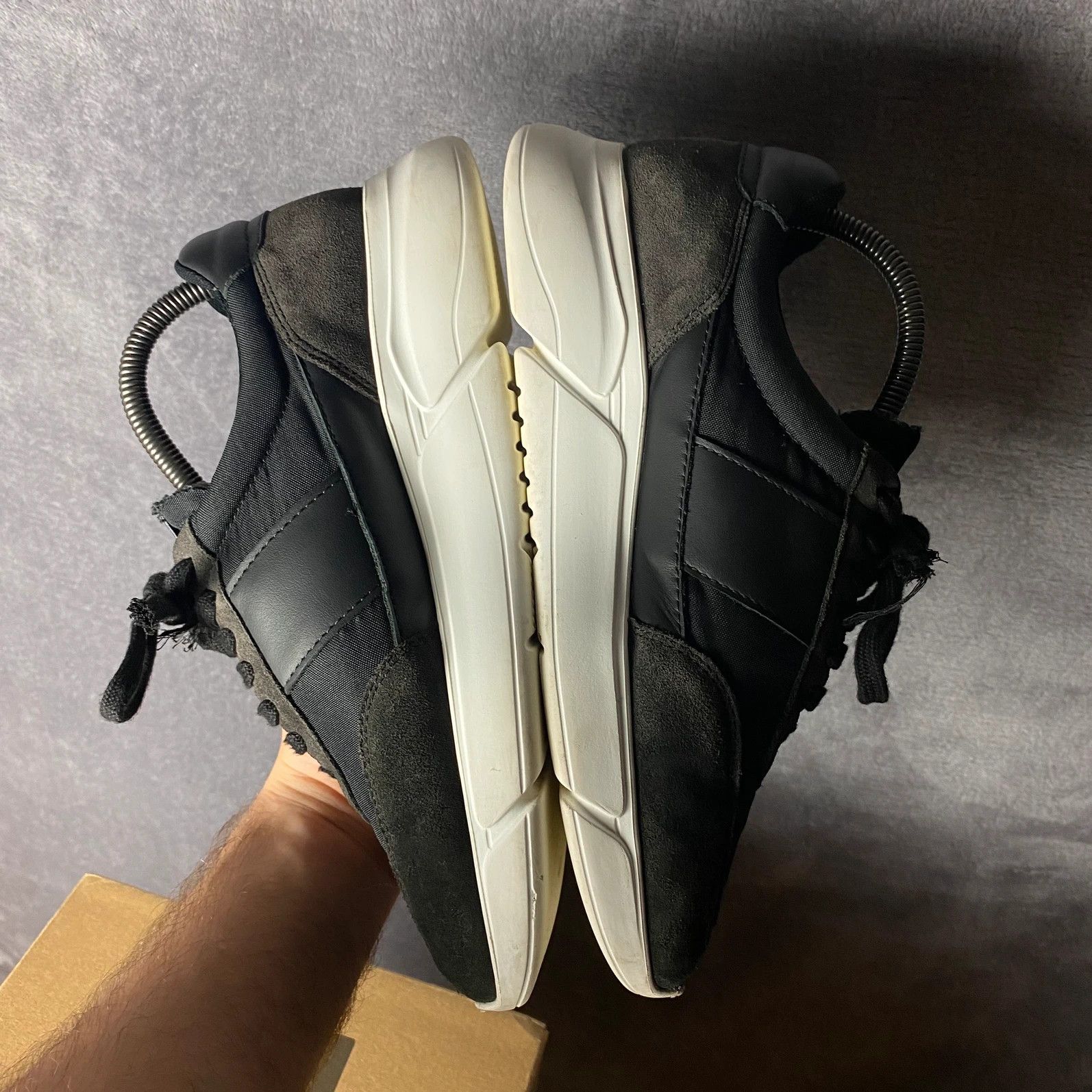 Axel Arigato × Designer Axel Arigato Genesis Vintage Runner black sneakers Size US 9 / EU 42 - 8 Thumbnail
