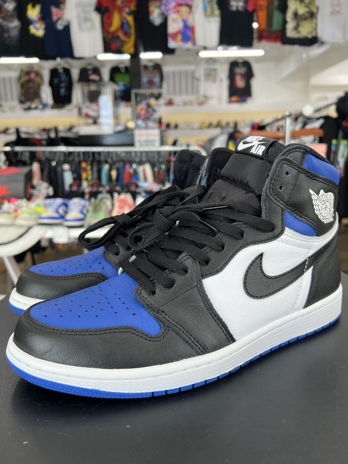 Jordan Brand Air Jordan 1 High Royal Toe Size 10 (2020) Size US 10 / EU 43 - 1 Thumbnail