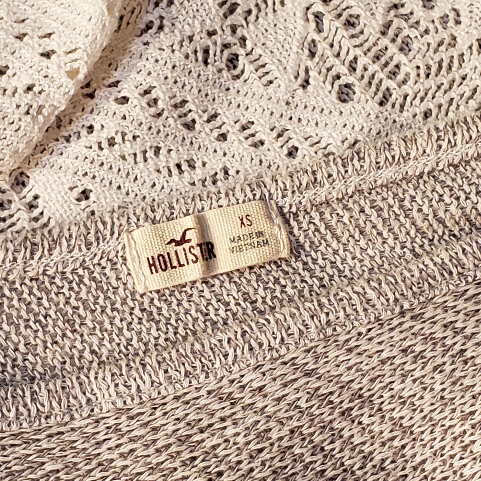 Other Hollister Women's Beige Knit Top with Lace Detailing Size XS / US 0-2 / IT 36-38 - 5 Thumbnail