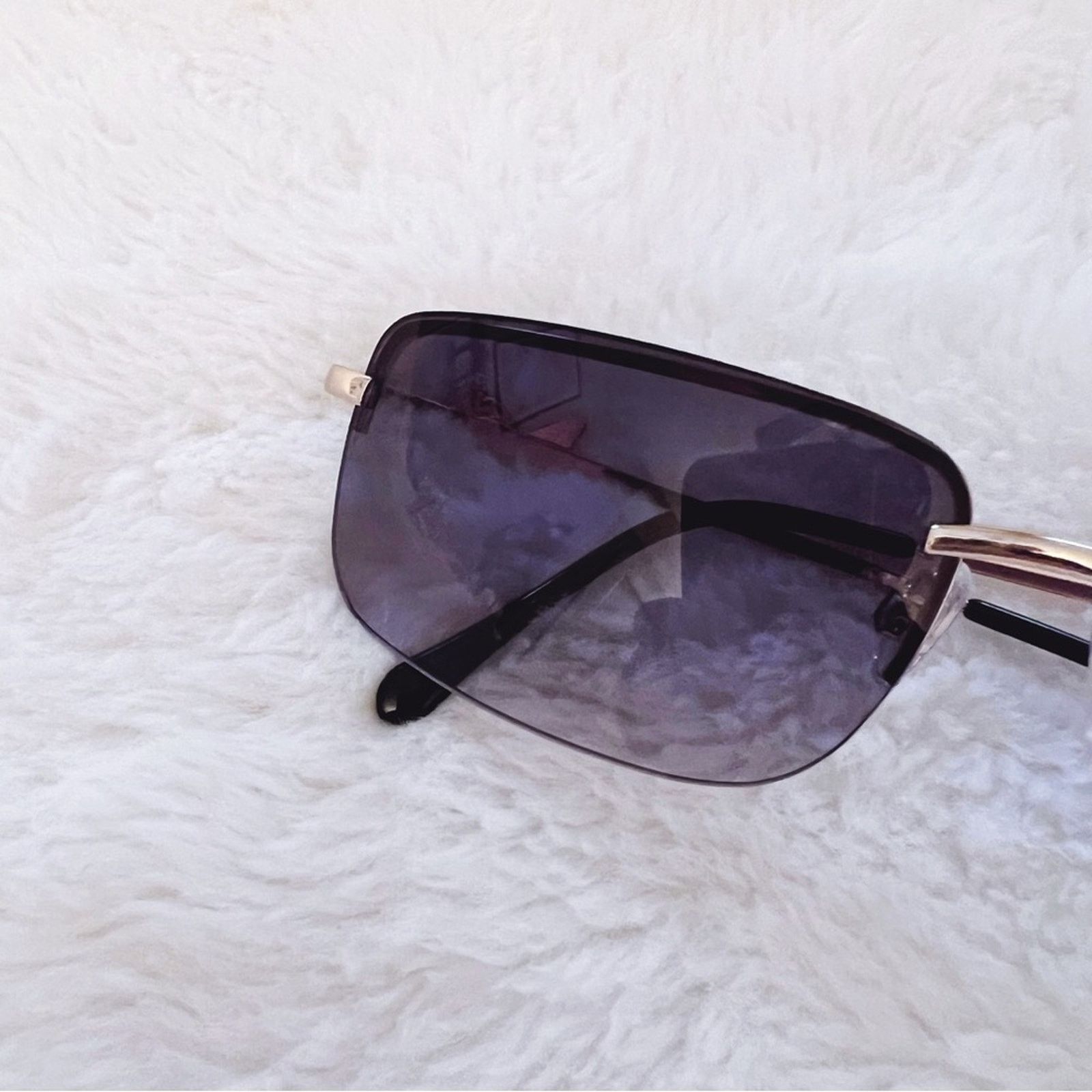 Other Delia Black Rimless Butterfly Accent Sunglasses Size ONE SIZE - 2 Thumbnail