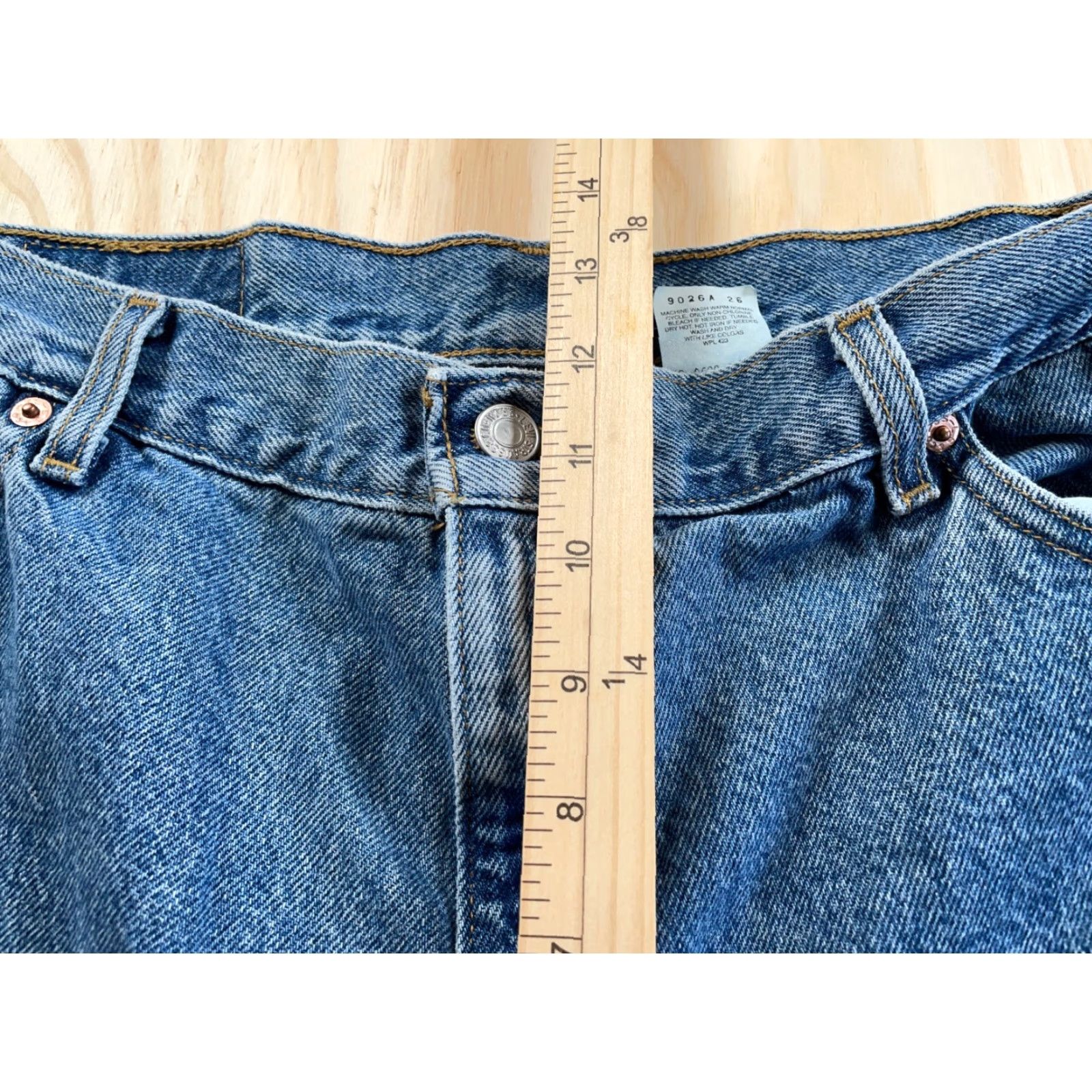 Levi's VINTAGE Levi's 550 Jeans Womens 16 MIS M (33/30) Relaxed Fit Taper Blue Denim Y2K Size 38" / US 16 / IT 52 - 7 Thumbnail