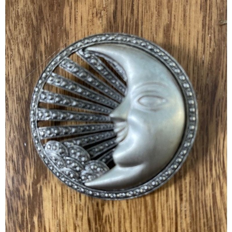 Unknown London Vintage Pin Crescent Moon Silver Tone Smiling Brooch Tara Size ONE SIZE - 1 Thumbnail