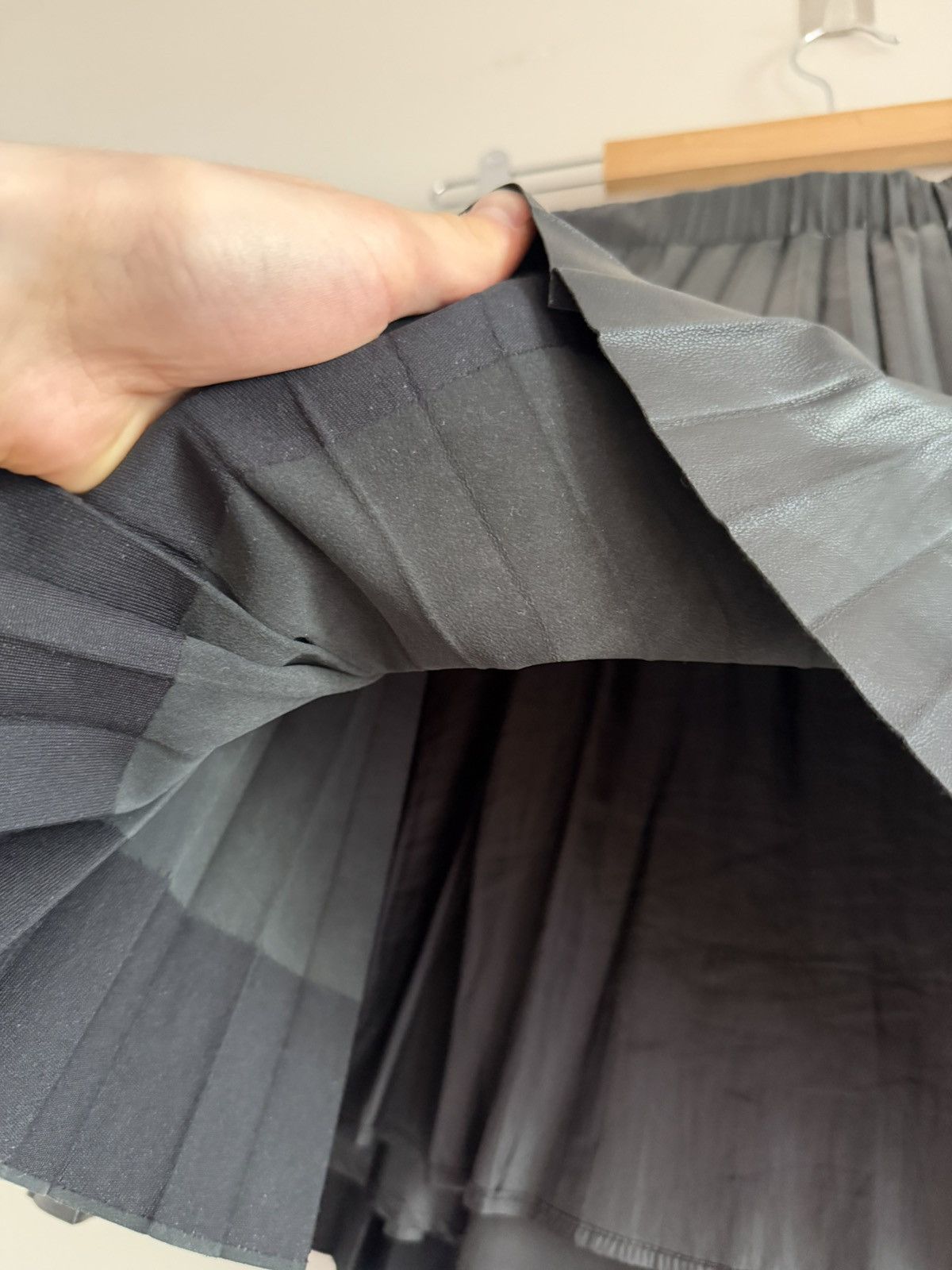 Vintage Genuine Leather Pleated Mini Skirt Size 28" / US 6 / IT 42 - 8 Thumbnail