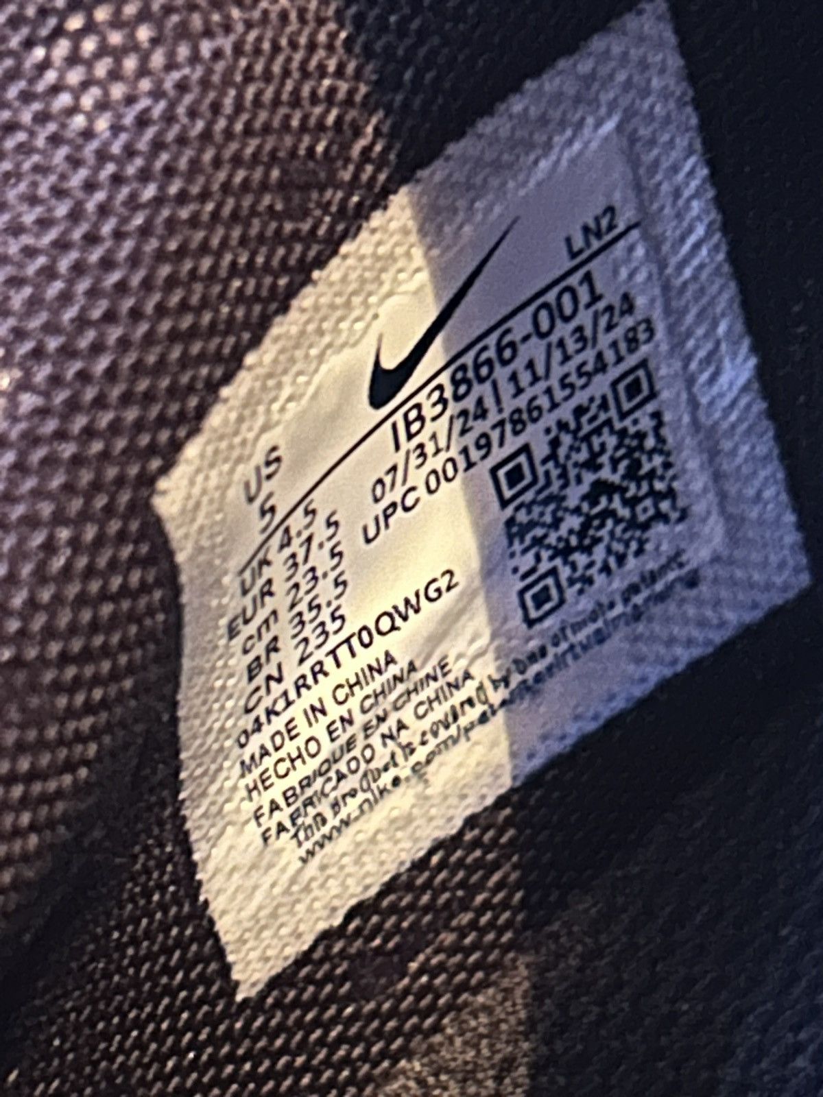 Nike ‘LIMITED’ LeBron 22 LX 'Black Label Pack' IB3866 001 Size US 5 / EU 37 - 8 Thumbnail