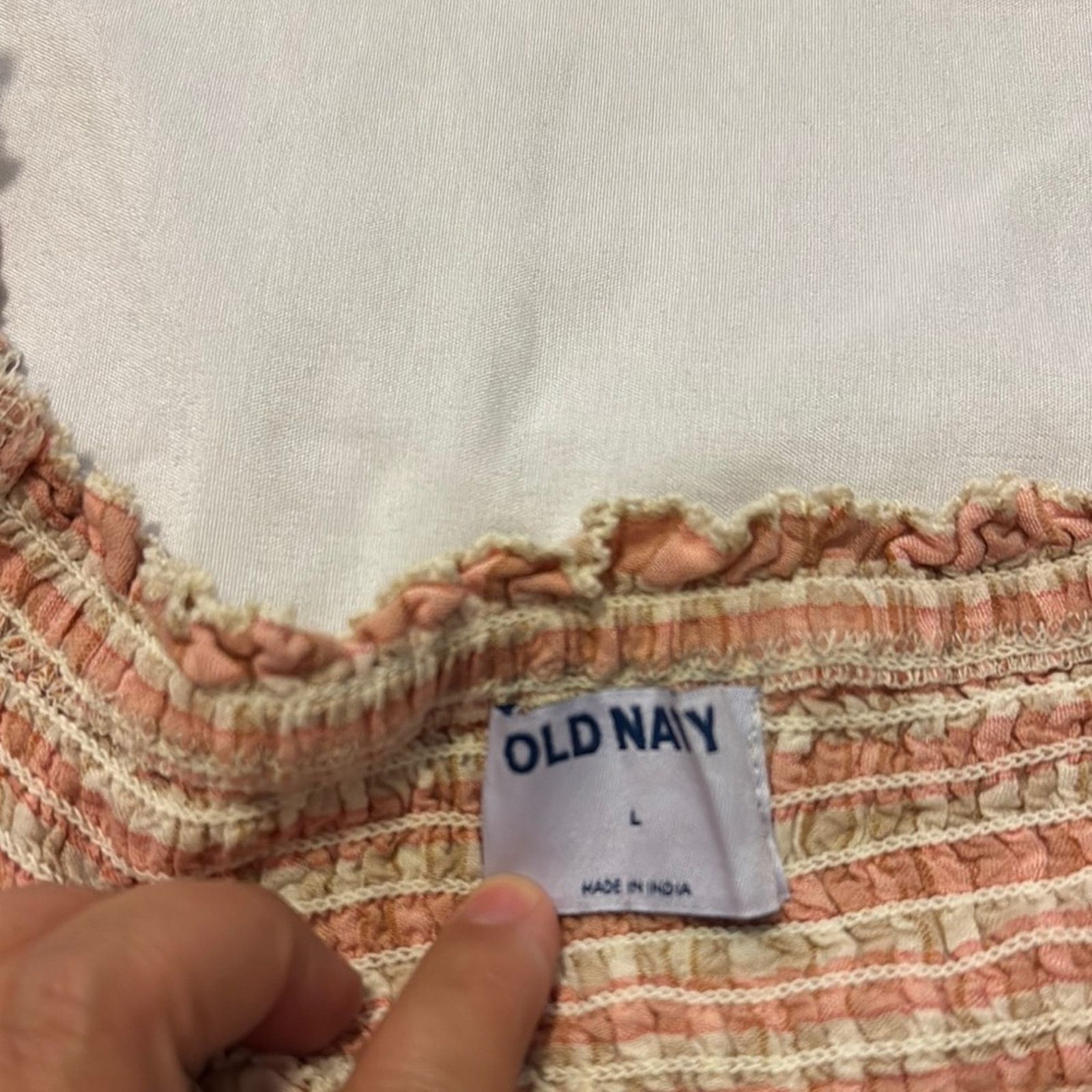Old Navy Old Navy Checkered Peasant Blouse – Puff Sleeve, Size L Size L / US 10 / IT 46 - 4 Thumbnail