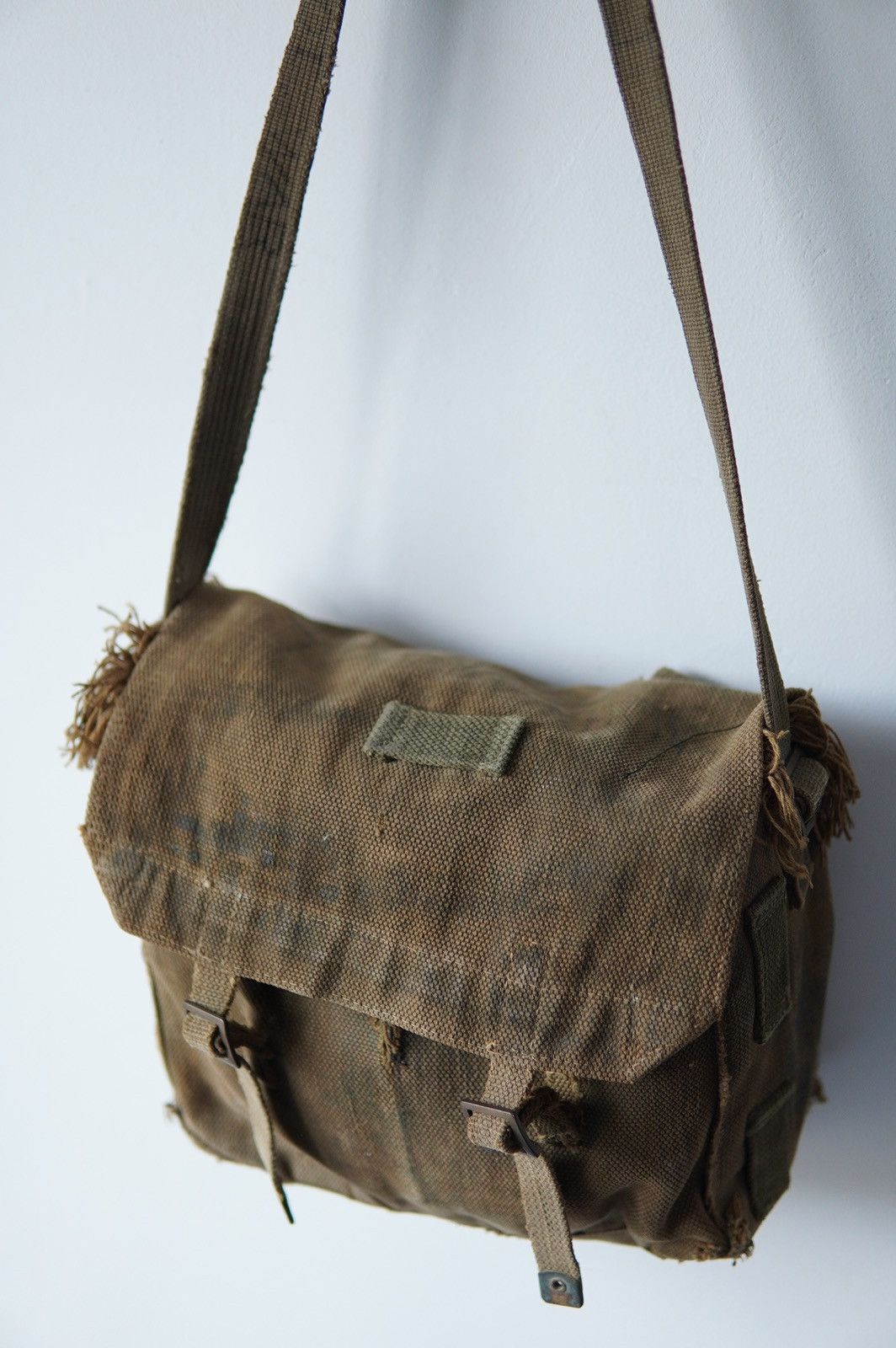 Vintage WWII Painted Canvas Shoulders Bag Size ONE SIZE - 7 Thumbnail