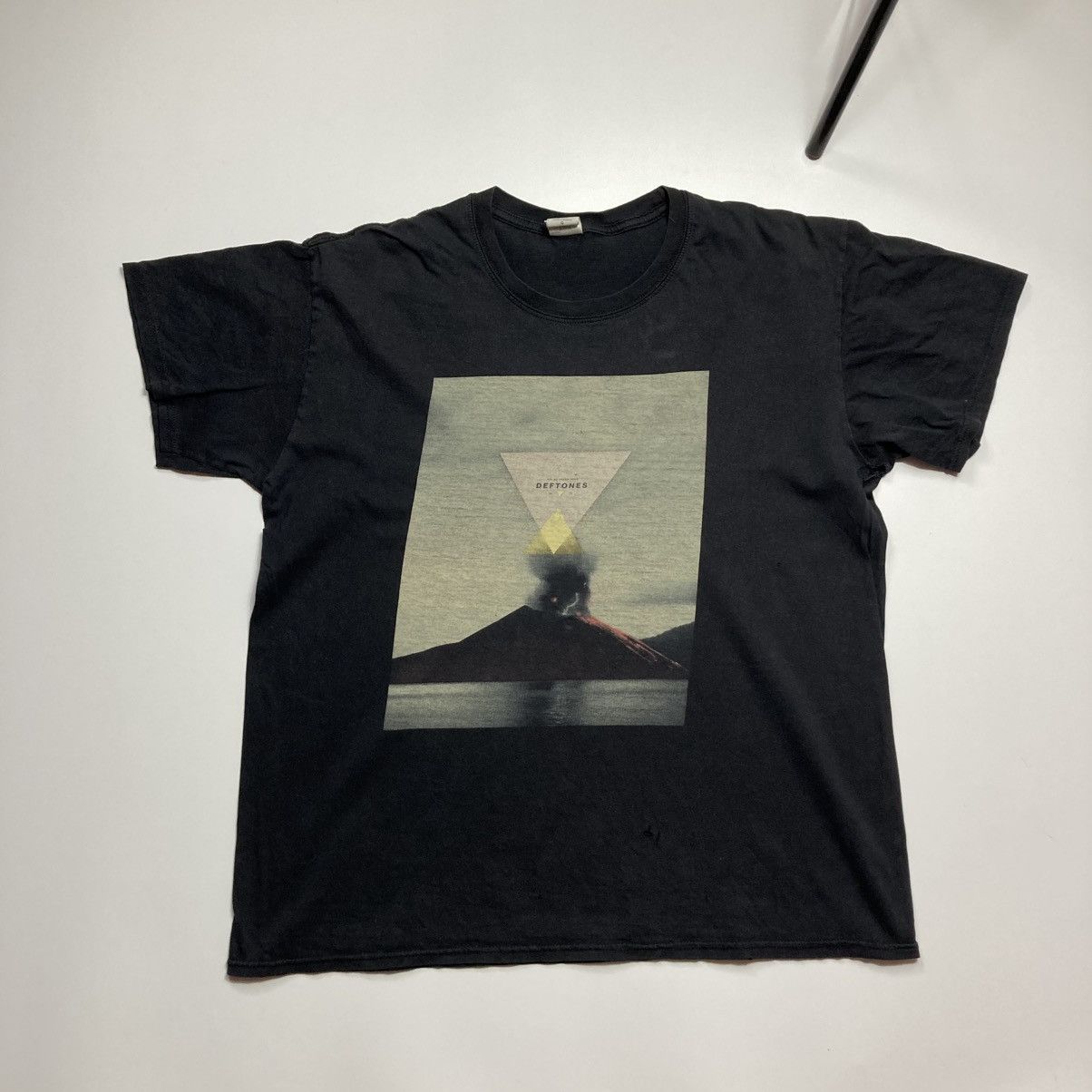 Band Tees vintage y2k deftones koi no yokan nu metal rock band tee Size US L / EU 52-54 / 3 - 1 Thumbnail