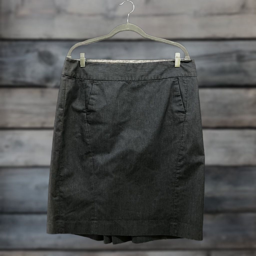Loft Loft Pencil Skirt Womens Size 14 Gray Pleat Back Skirt Knee Length, Pencil Style, Cotton Blend, Vintage No, Workwear, Formal, Casual, Regular Size 36" / US 14 / IT 50 - 1 Thumbnail